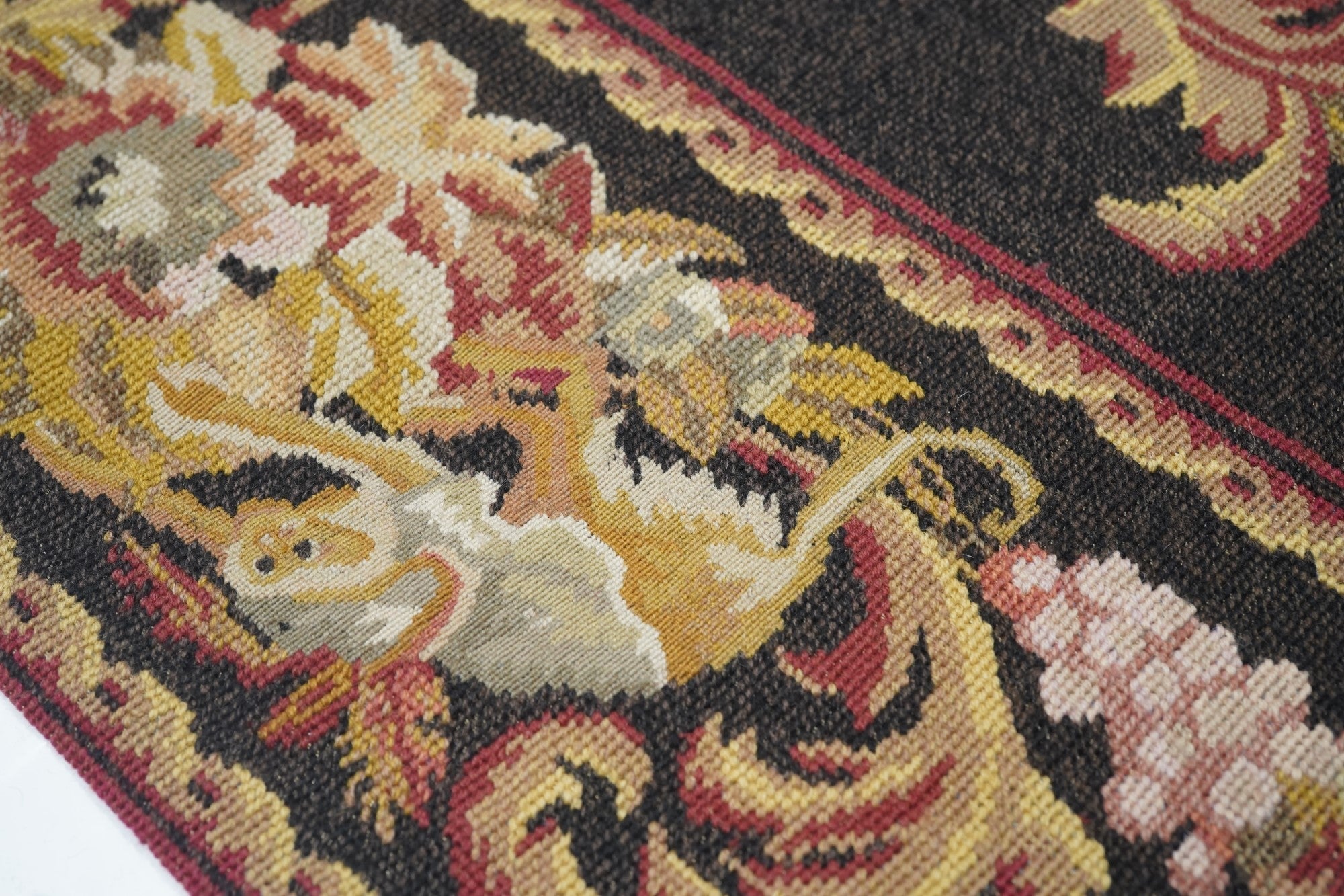 Needle Point Runner 2'8'' x 7'8''