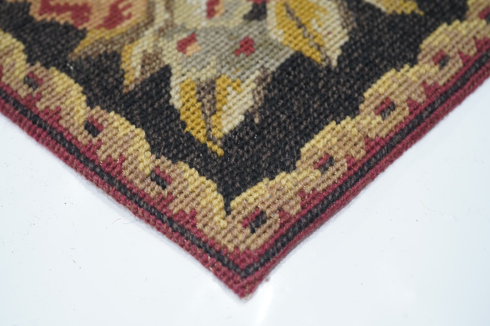 Needle Point Runner 2'8'' x 7'8''