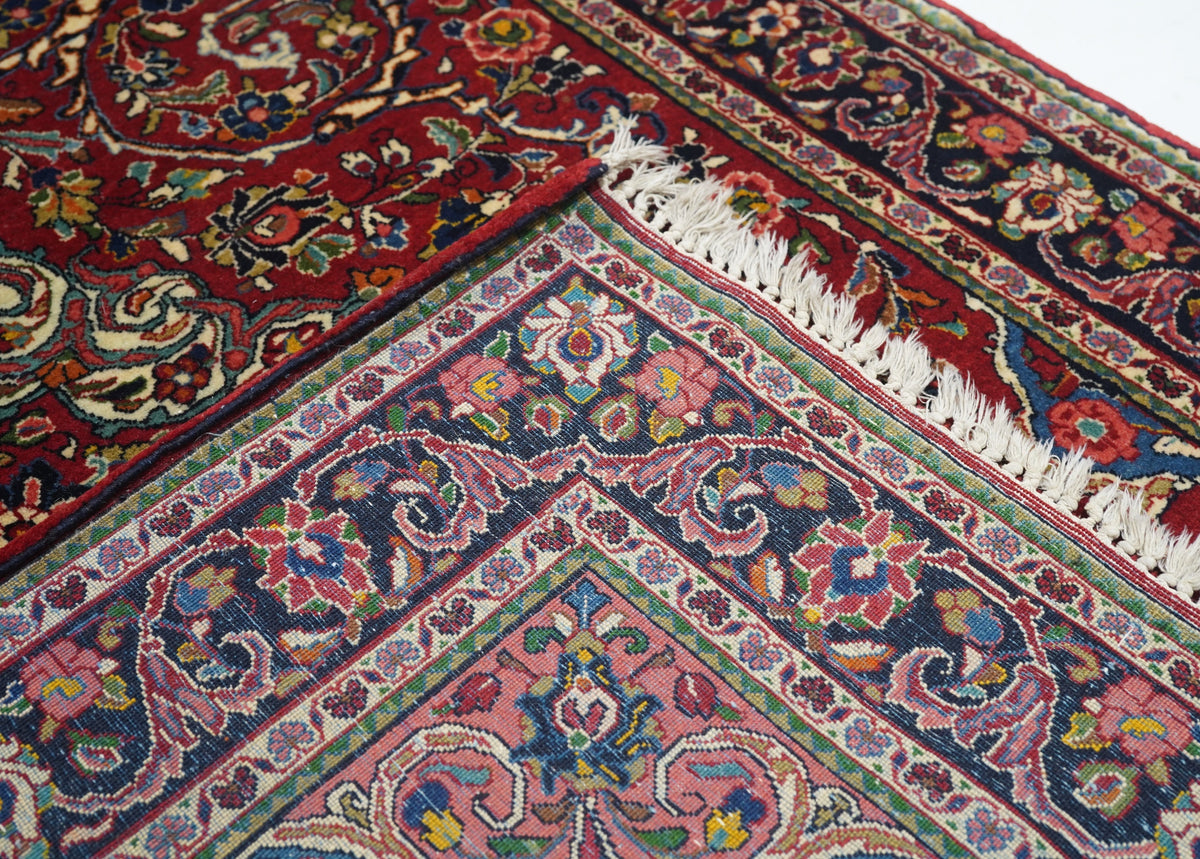 Fine Antique  Sarouk Rug 4'2'' x 6'6''