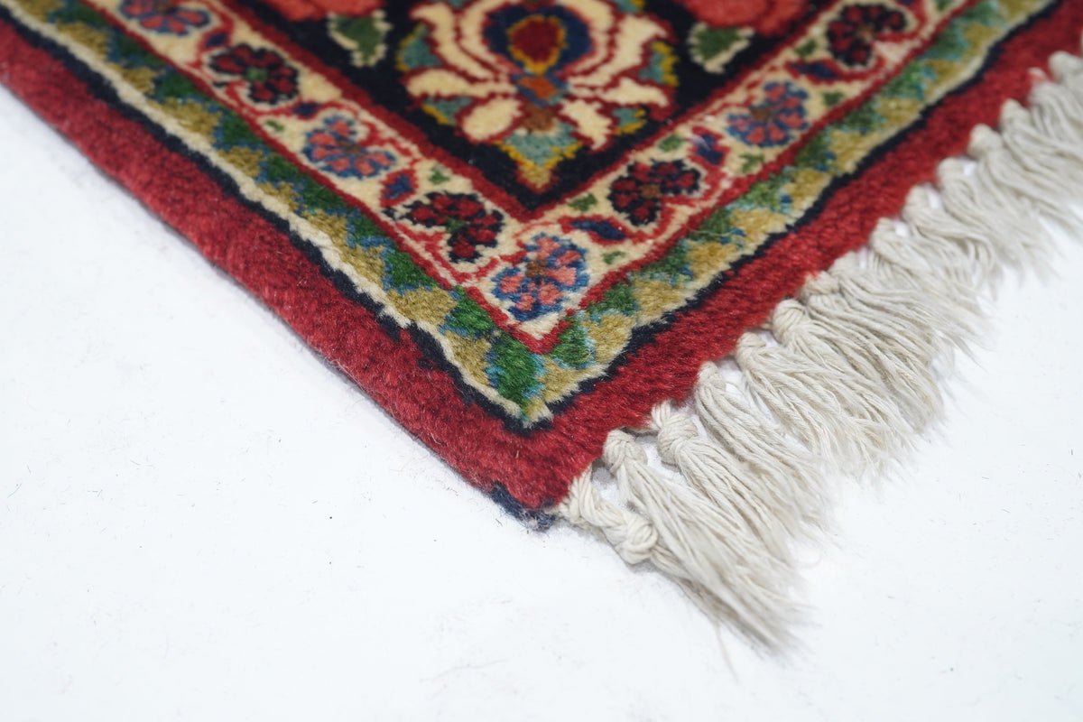 Fine Antique  Sarouk Rug 4'2'' x 6'6''
