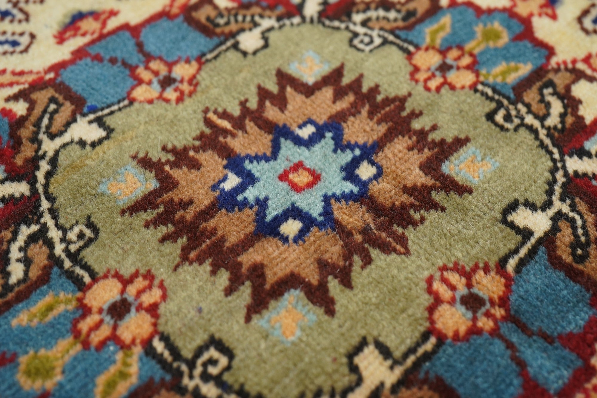 Vintage Turkish Keisari Rug 4'10'' X 7'3''