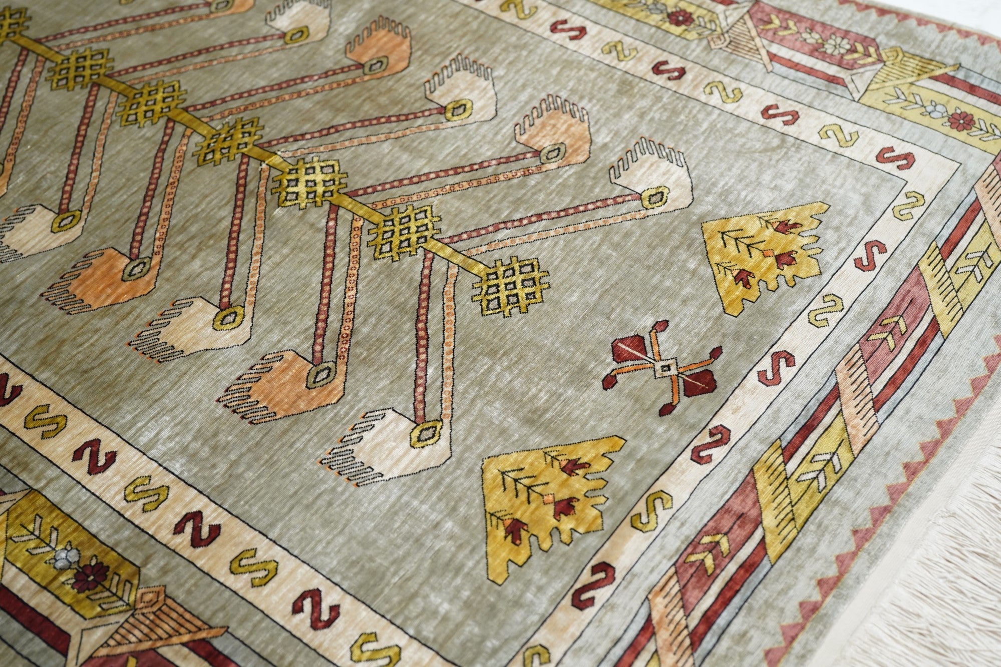 Extremely Fine Antique Silk Hereke Rug 2'6'' x 3'5''