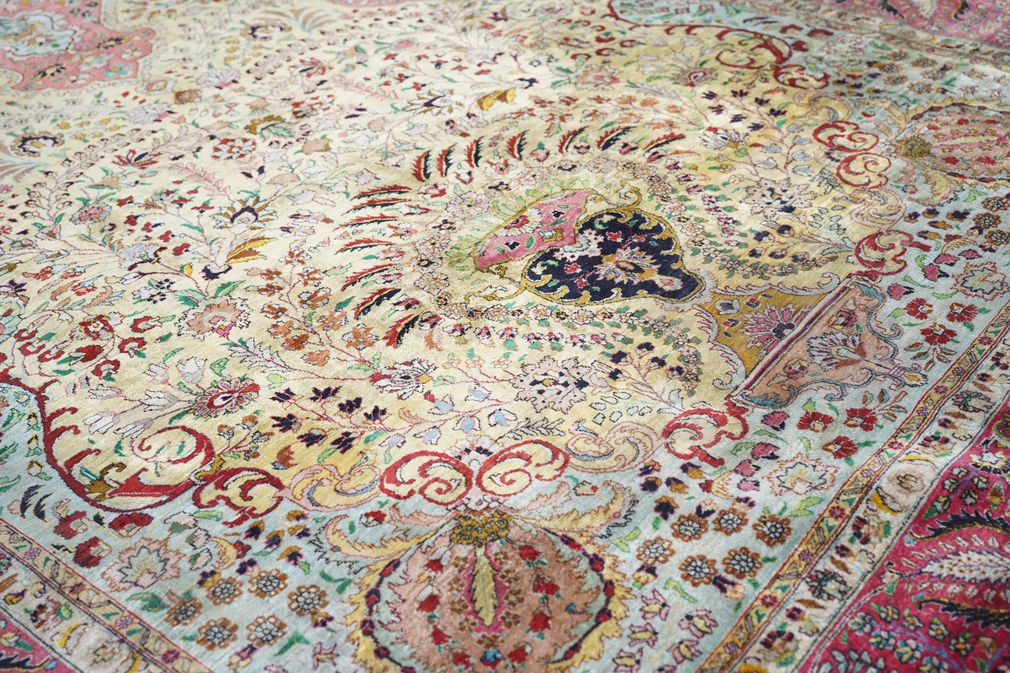 Extremely Fine Vintage Silk  Tabriz Rug 6'0" x 8'3''