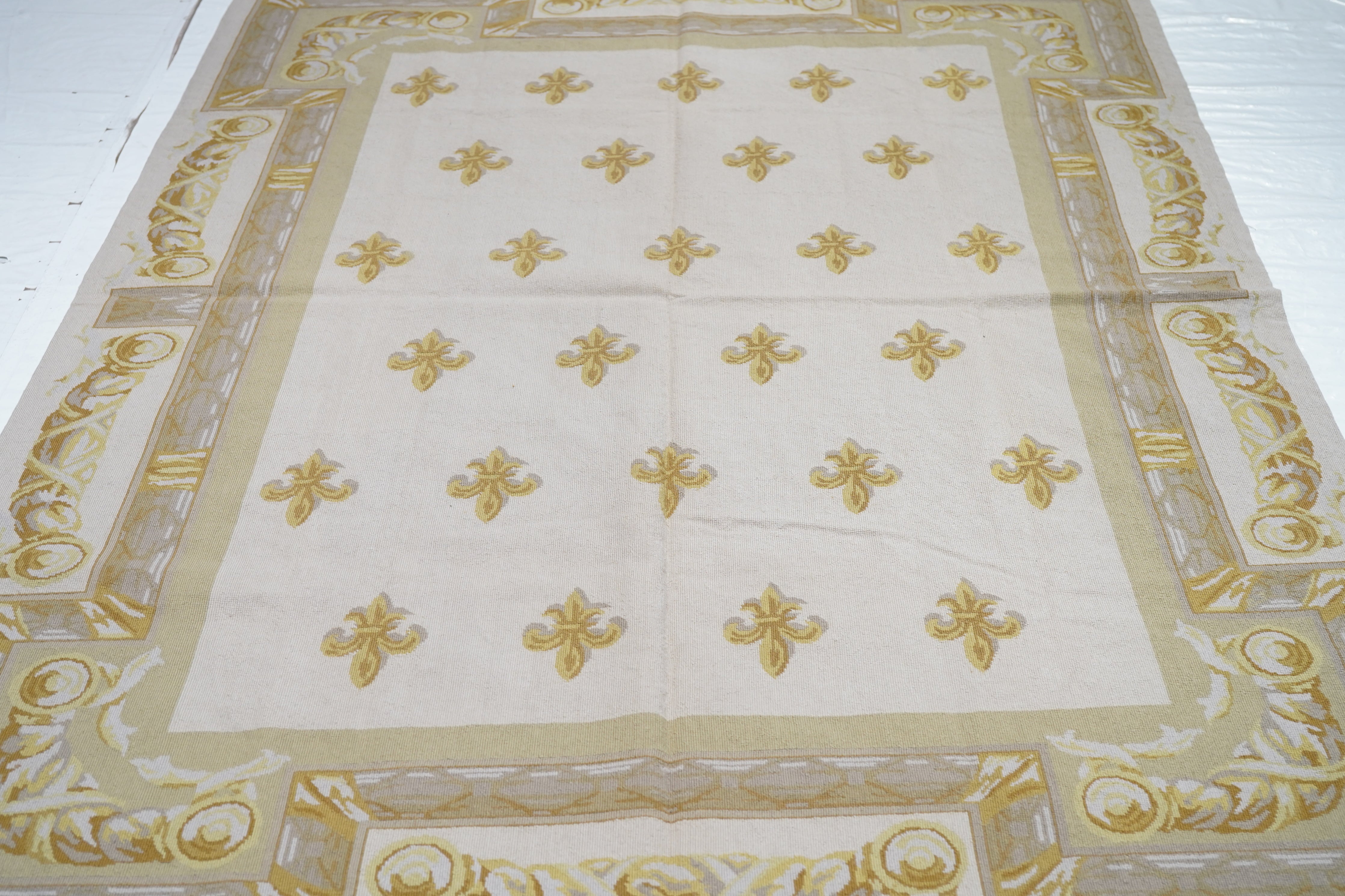 French Aubusson Design Rug 6'0" x 9'0"