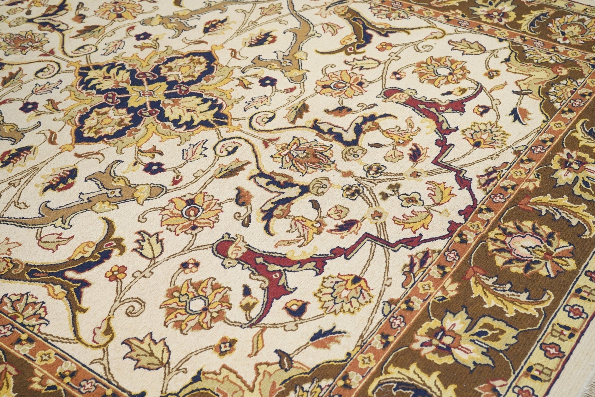 Sumak Rug 7'8'' x 9'8''
