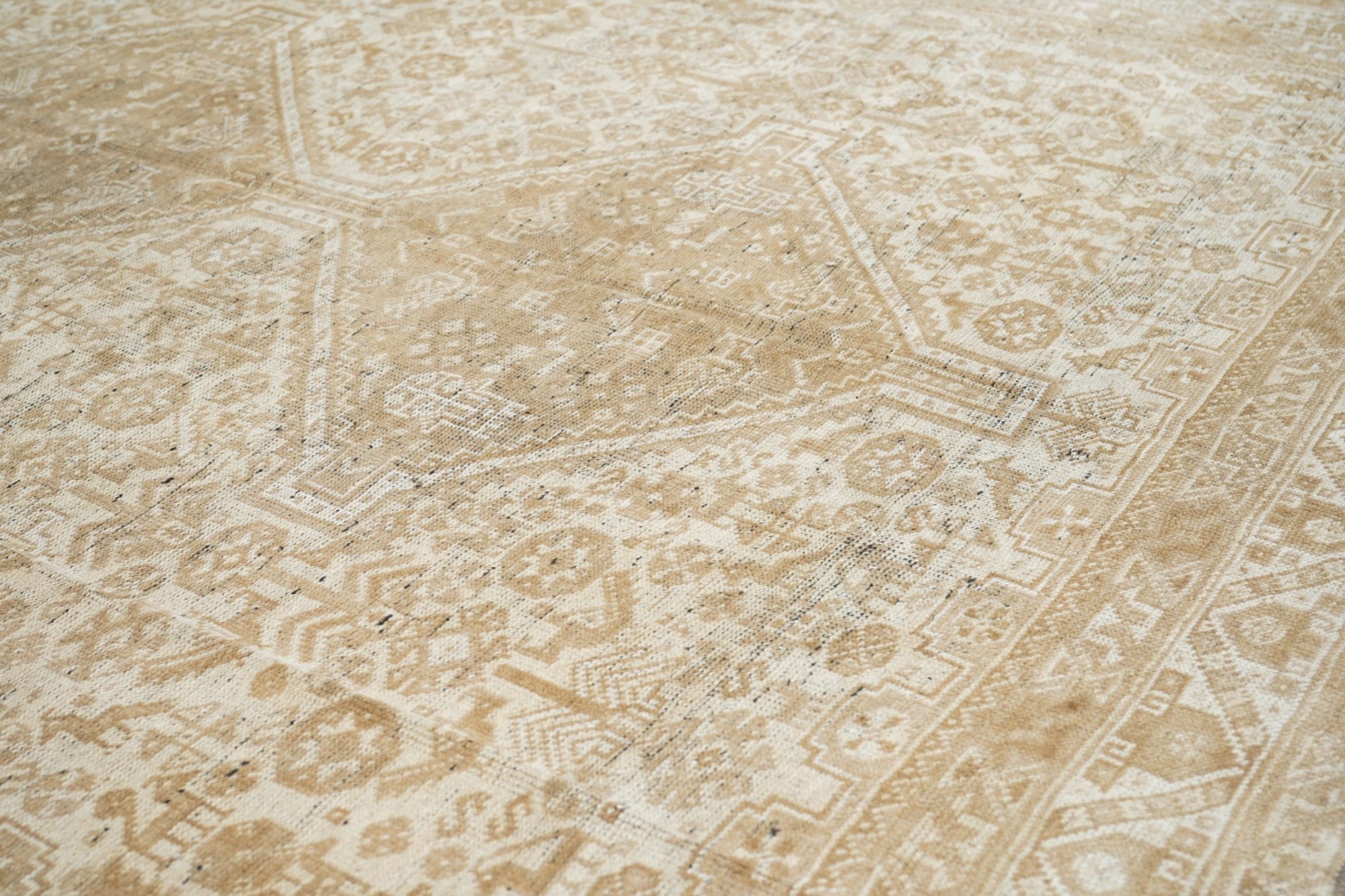Vintage Shiraz Rug 7'0" x 10'1''