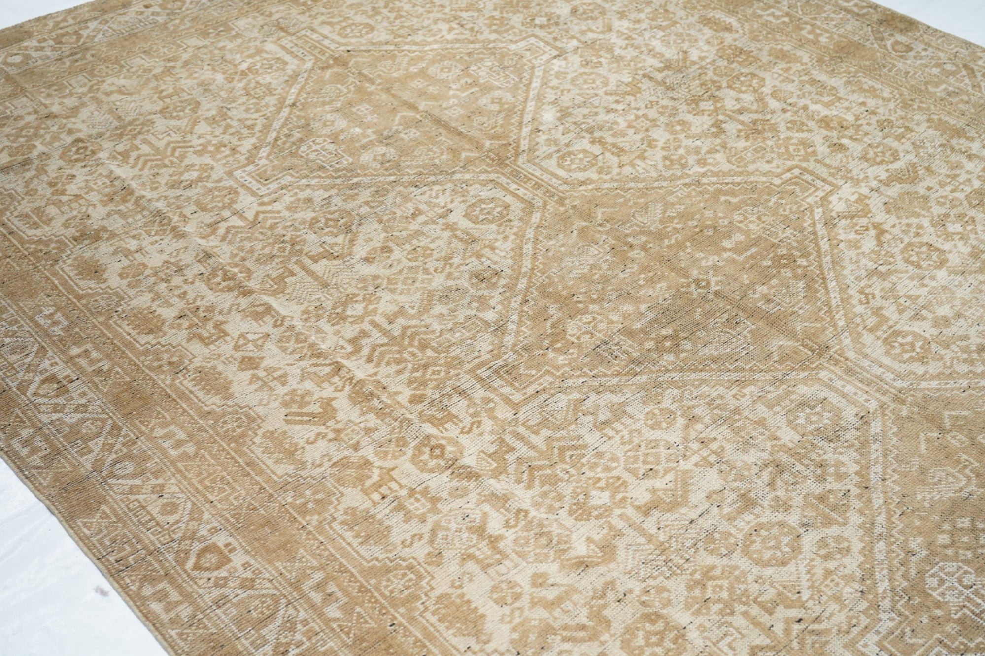 Vintage Shiraz Rug 7'0" x 10'1''