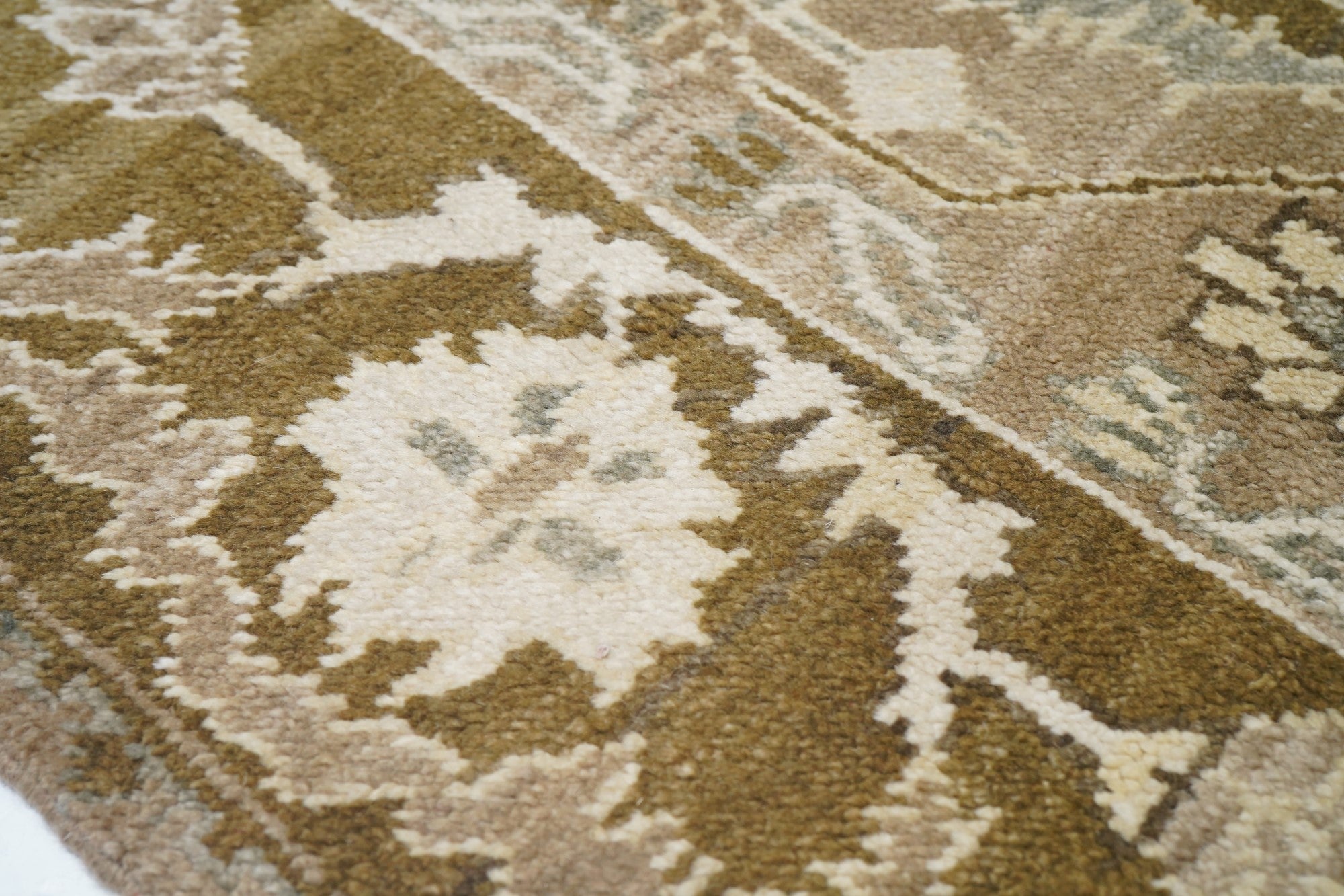 Oushak Rug 6'0" x 9'0"