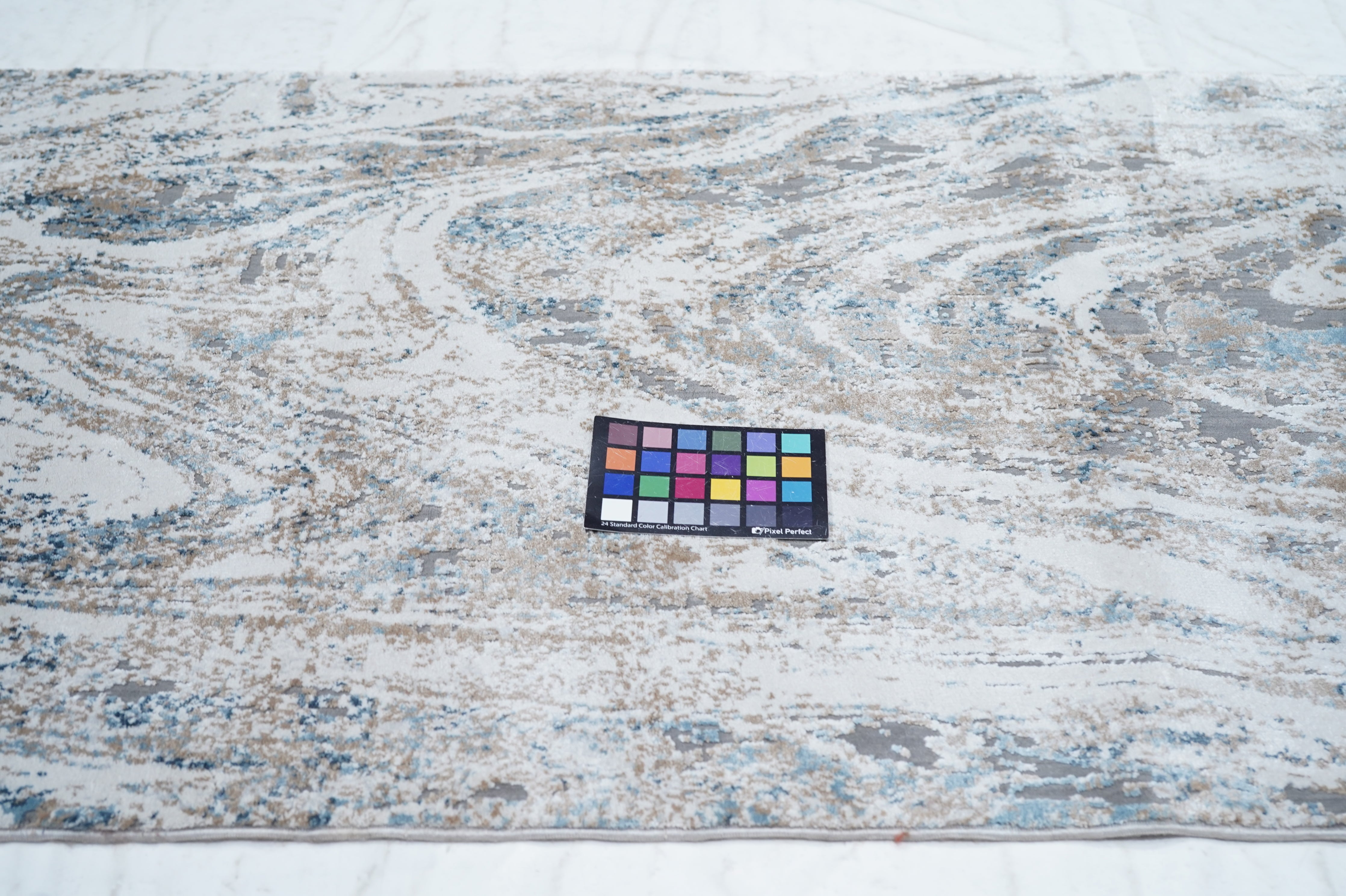 Modern Design Rug 2'9'' x 4'11''