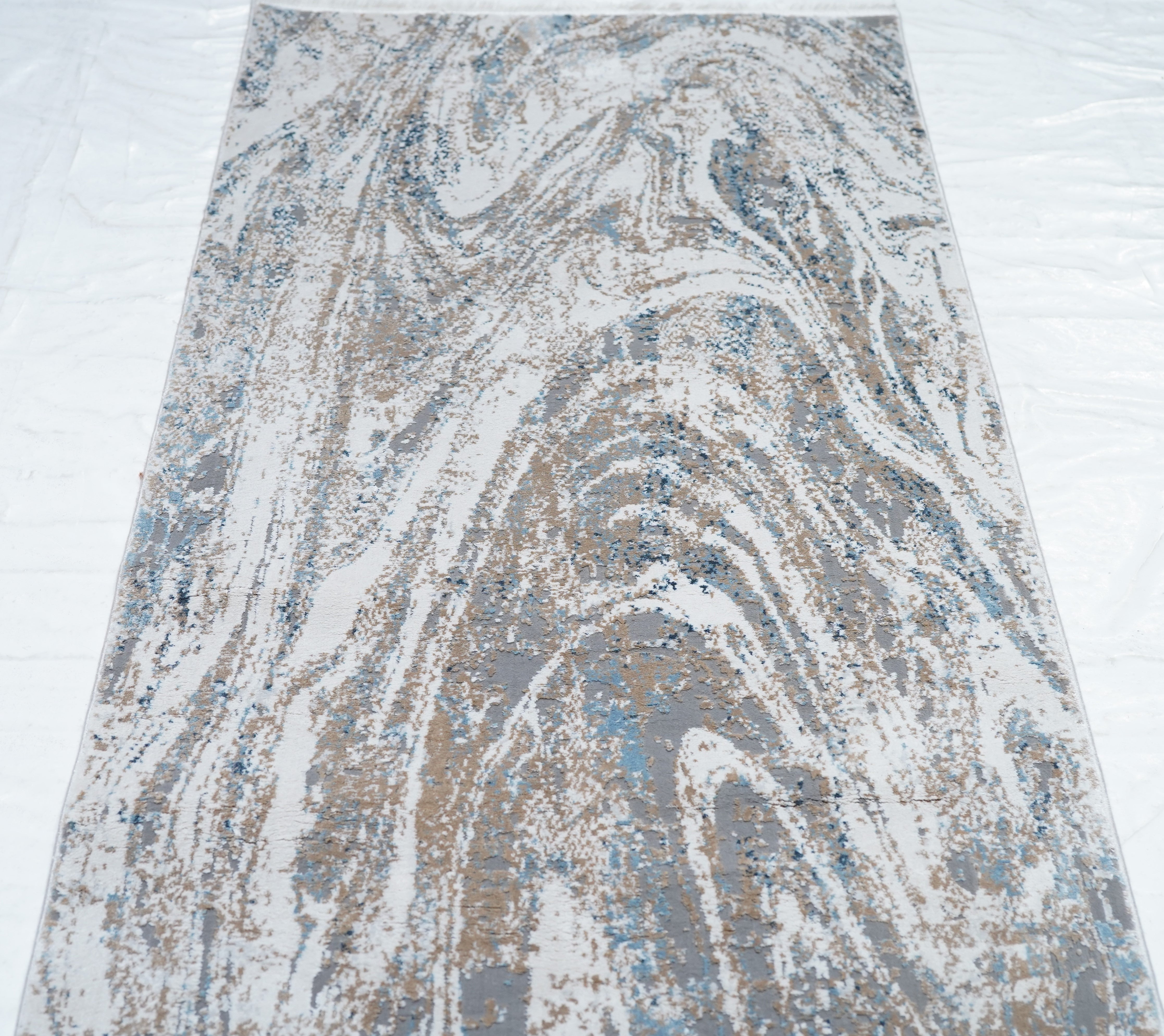 Modern Design Rug 2'9'' x 4'11''