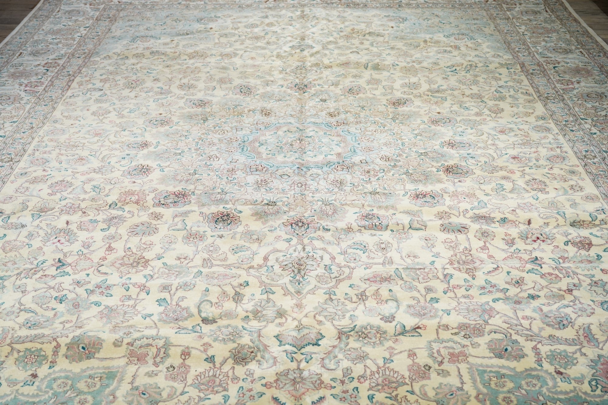 Fine Vintage  Kashan Rug 11'6'' x 17'10''