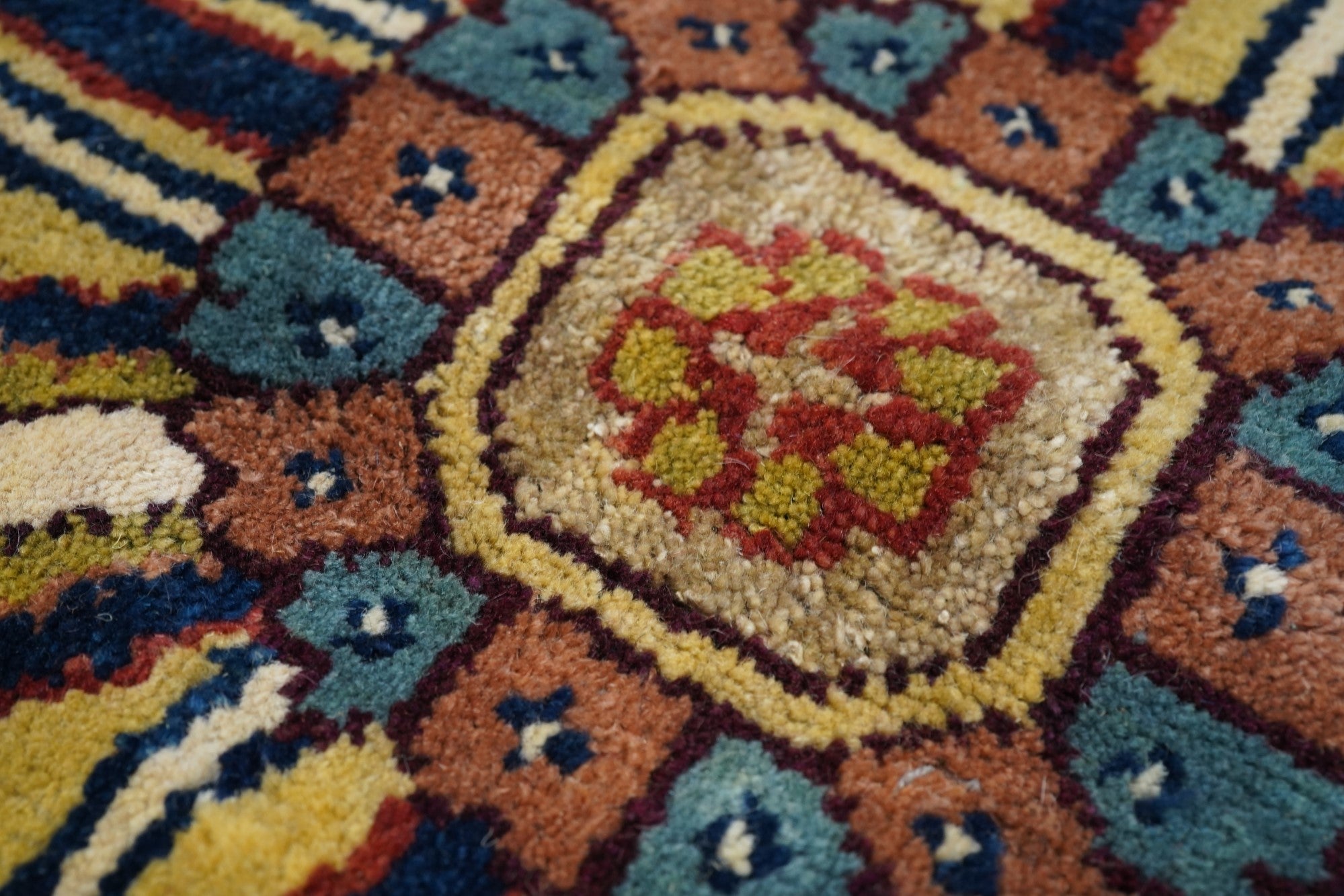 Heriz Design Rug 11'7'' x 18'0"