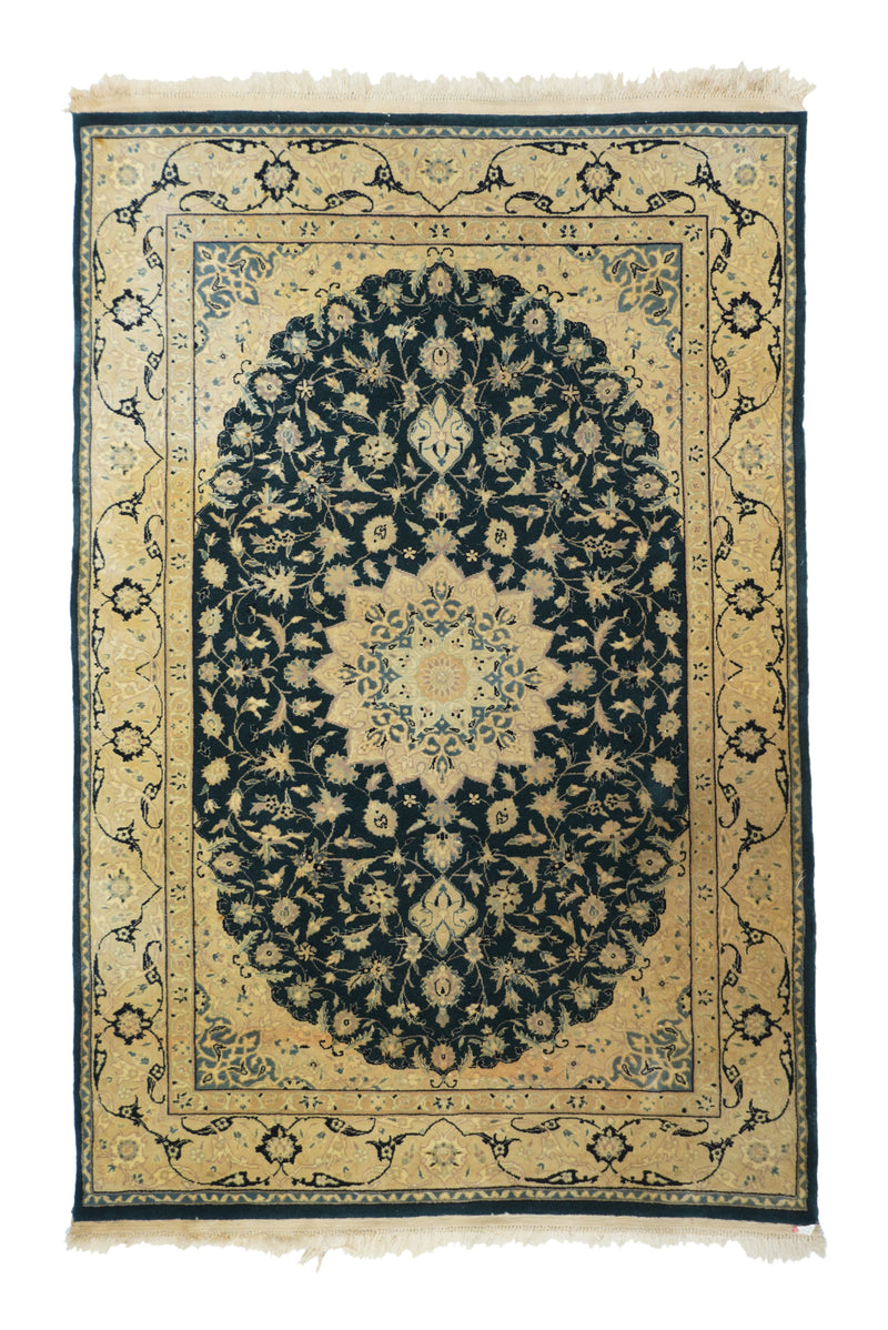 Indian Rug 4'0'' x 6'0''