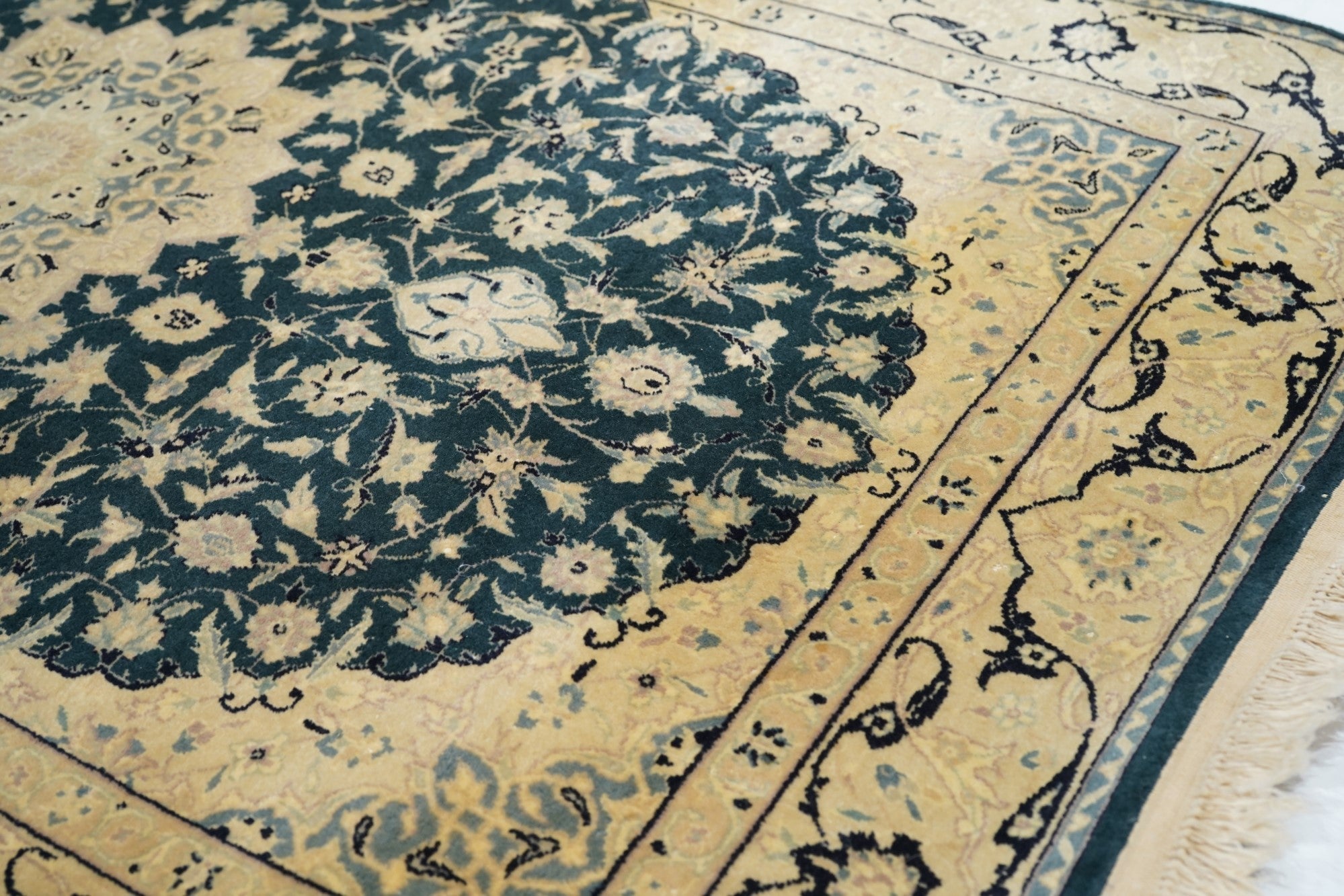 Indian Rug 4'0'' x 6'0''