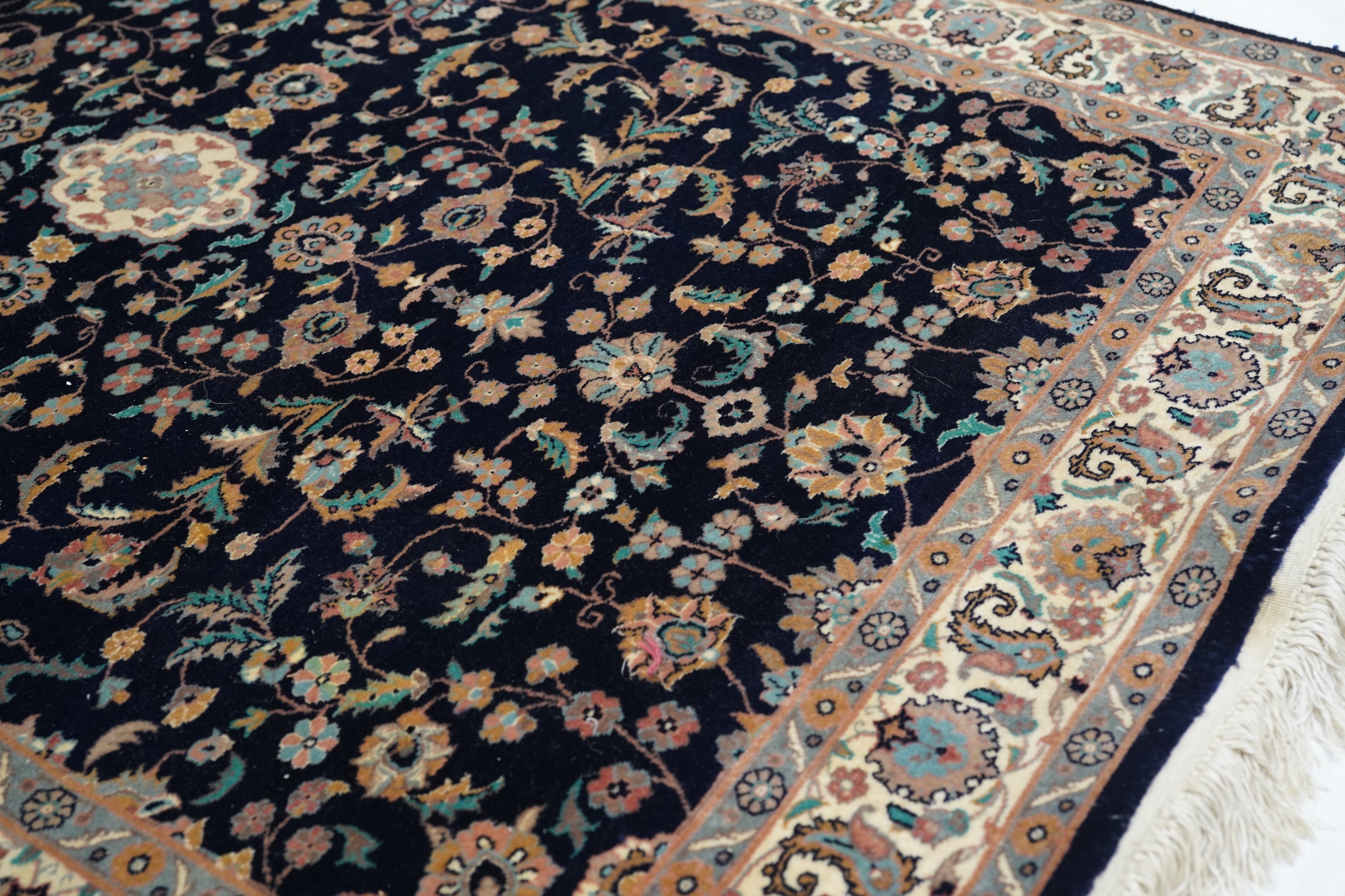 Indian Rug 4' x 5'9''