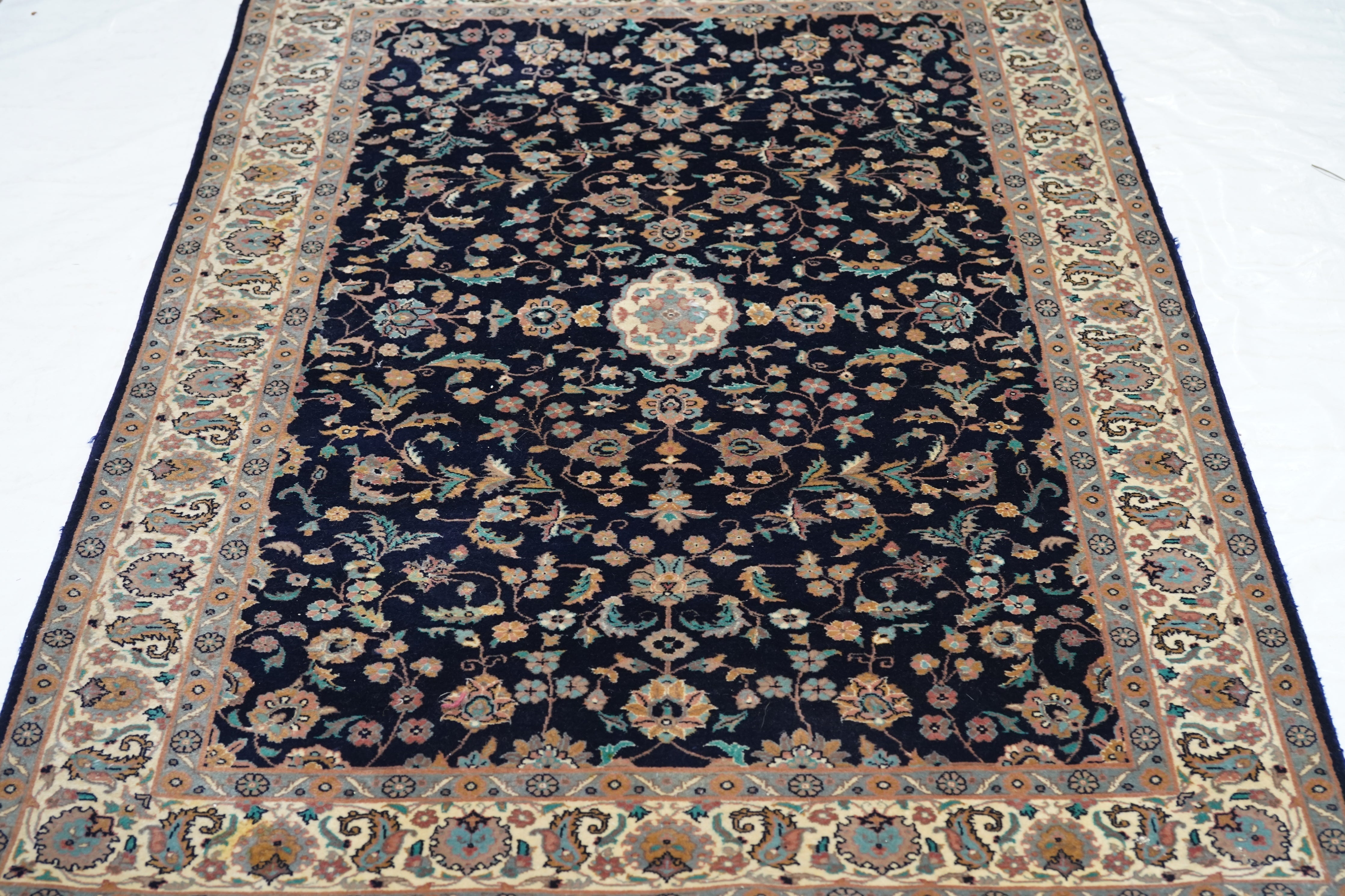 Indian Rug 4' x 5'9''