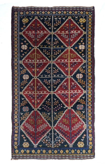 Antique Shiraz Rug 4'7'' x 8'5''