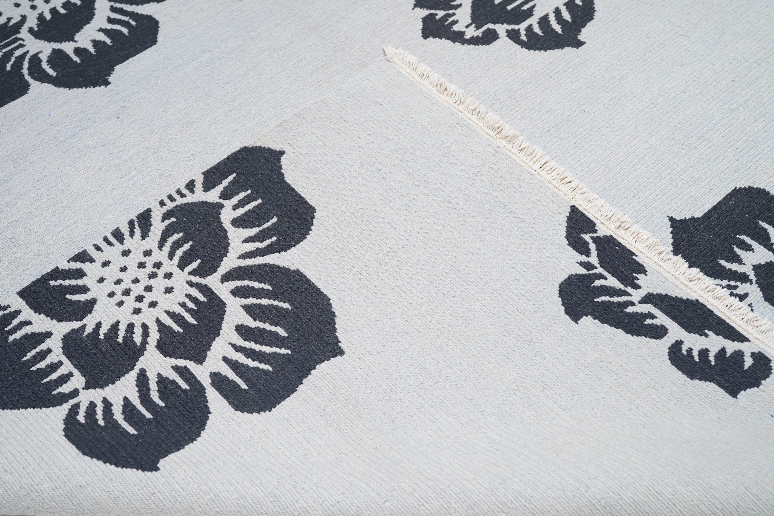 Sumak Rug 8' 0" x 10' 0"
