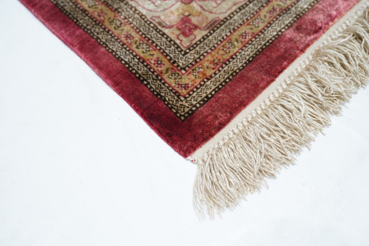 Extremely Fine Vintage Silk  Qum Rug 6'6'' x 9'5''