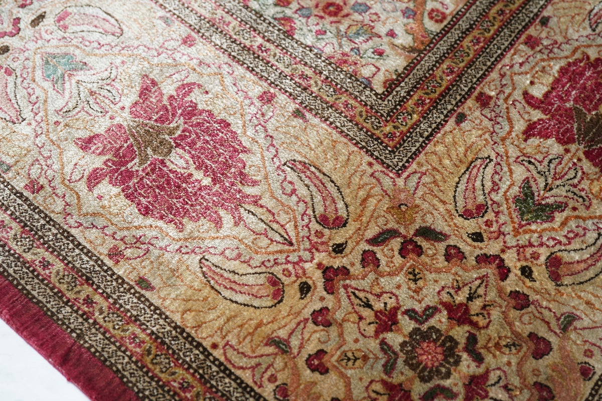 Extremely Fine Vintage Silk  Qum Rug 6'6'' x 9'5''