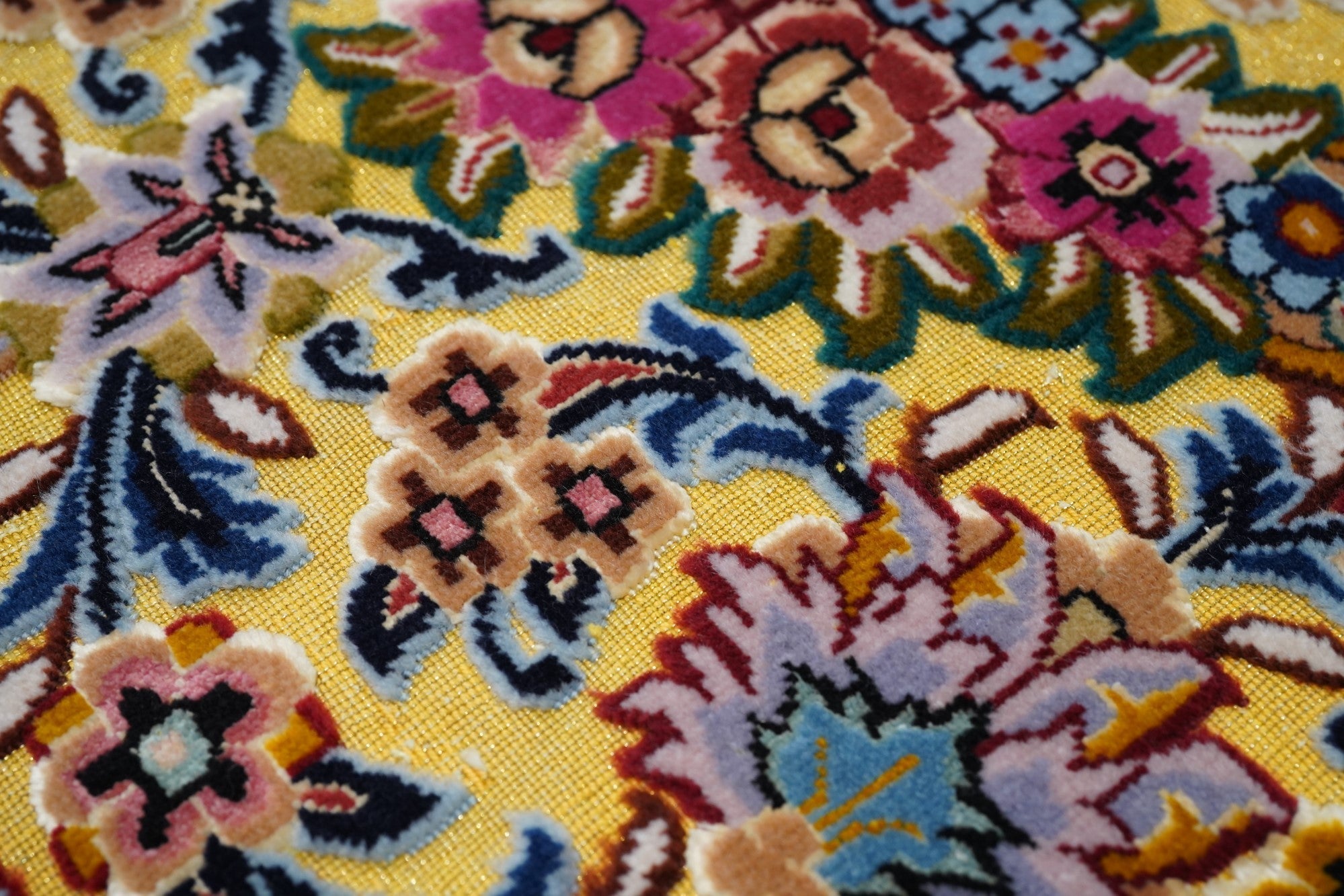 Extremely Fine  Tabriz Wool & Silk Woven Rug 4'9'' x 5'0"
