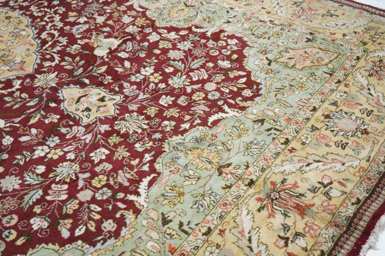 Fine Vintage  Tabriz Rug 9'9" x 13' 10''
