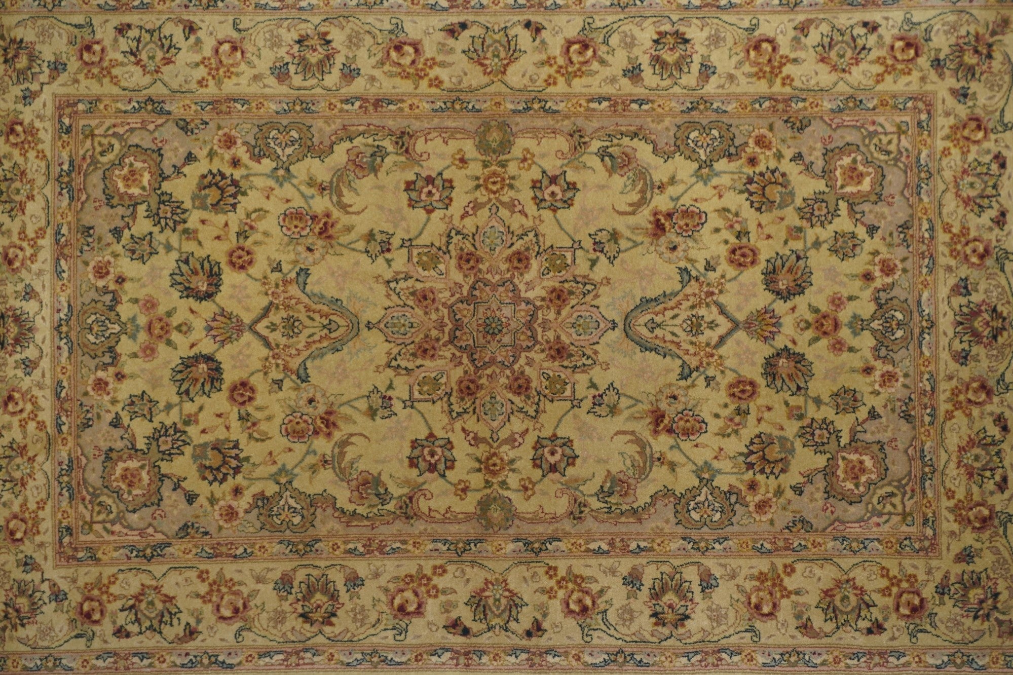 PAK  Tabriz Design Rug 3'9'' x 5'9''