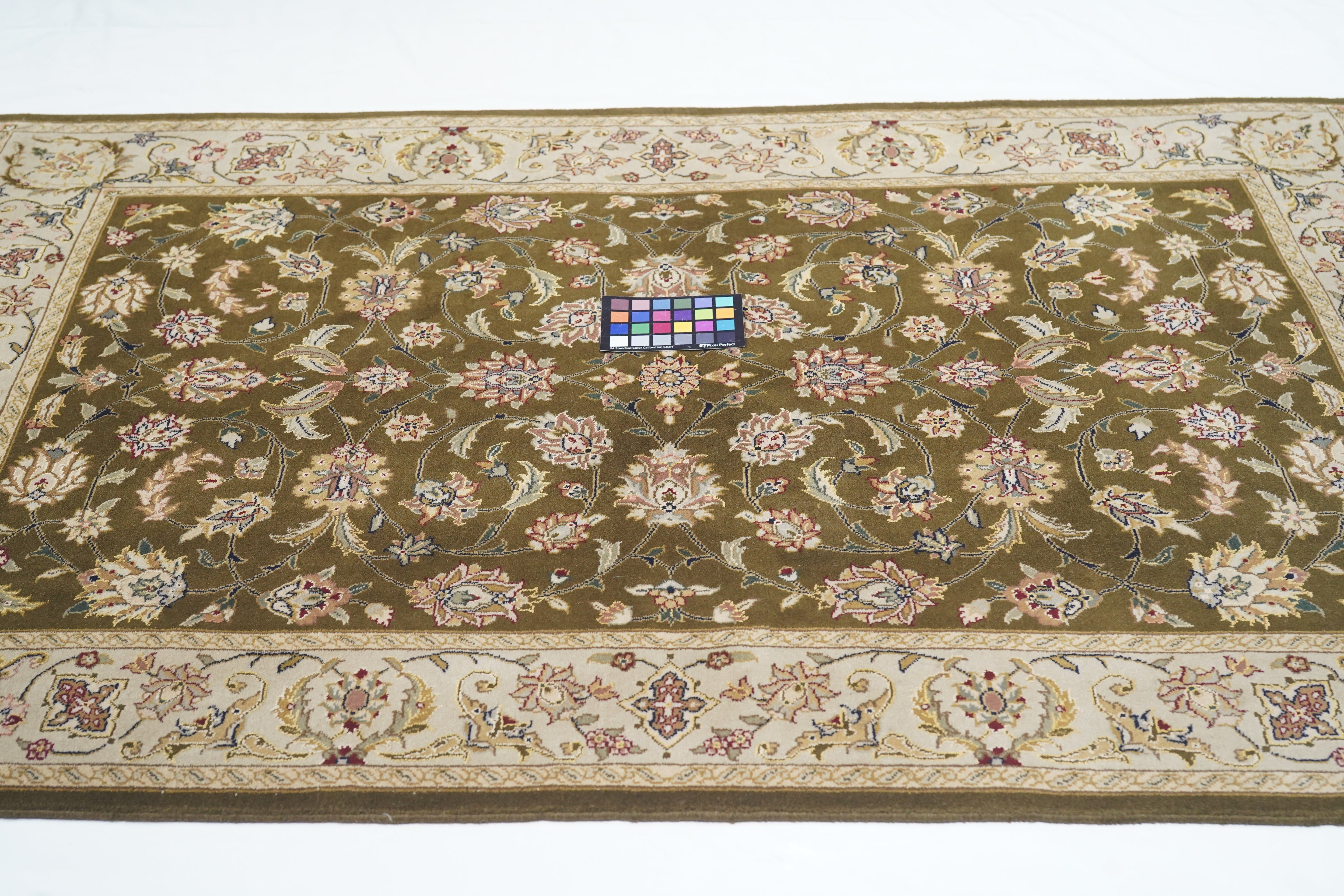Tabriz Design Rug 3' 9" x 5' 9''