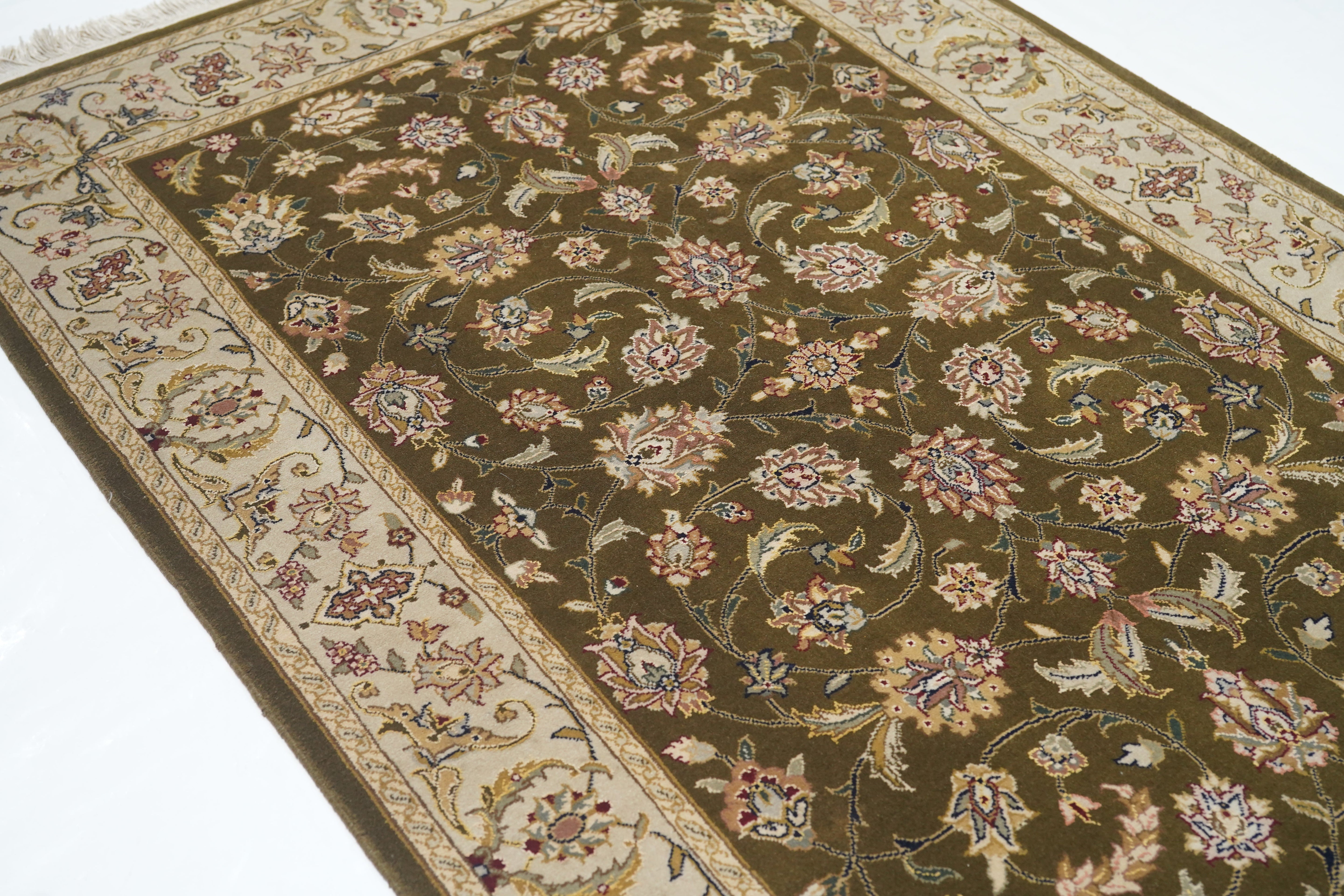 Tabriz Design Rug 3' 9" x 5' 9''