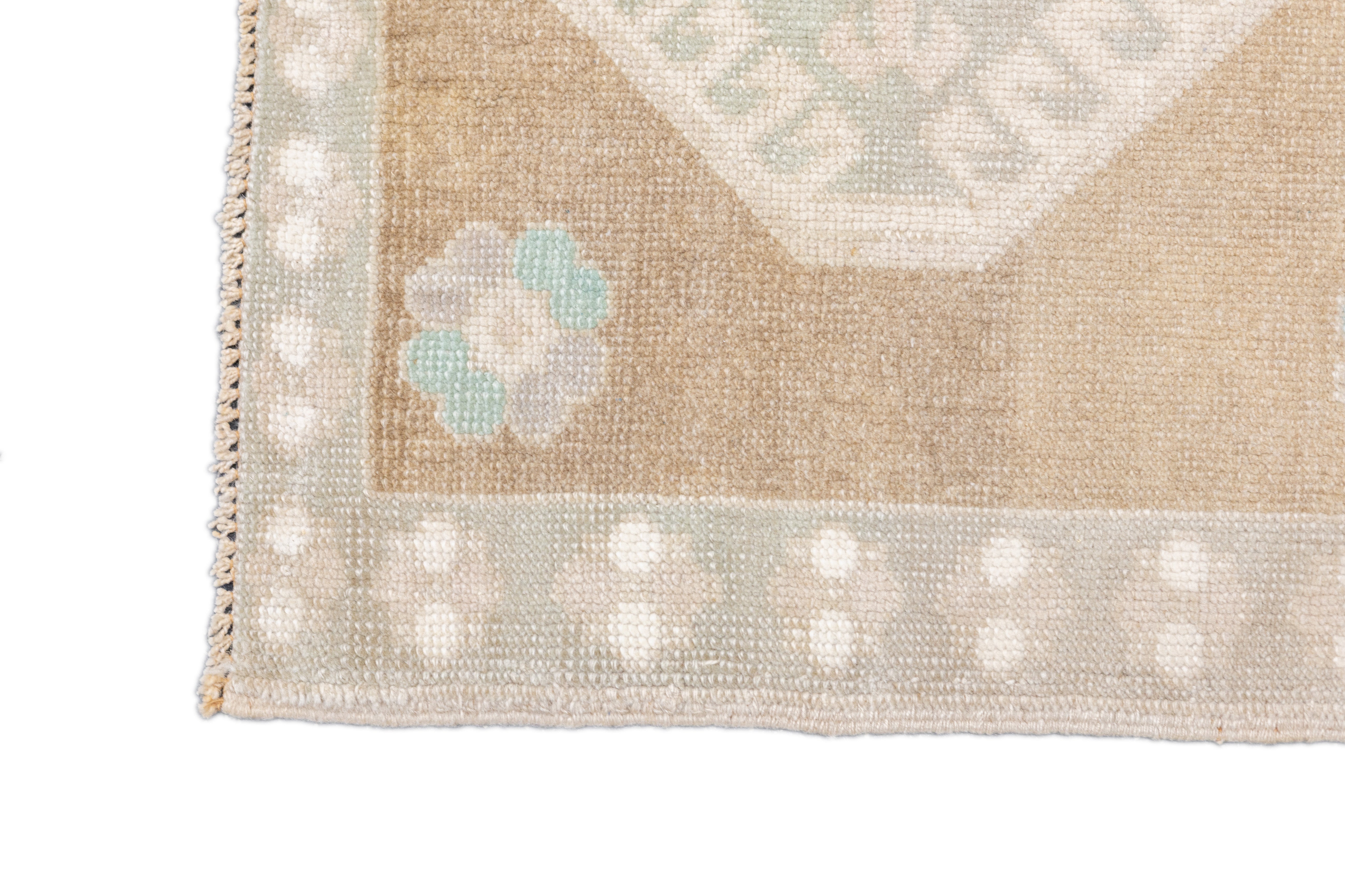 Oushak Rug 2'8'' x 7'0"