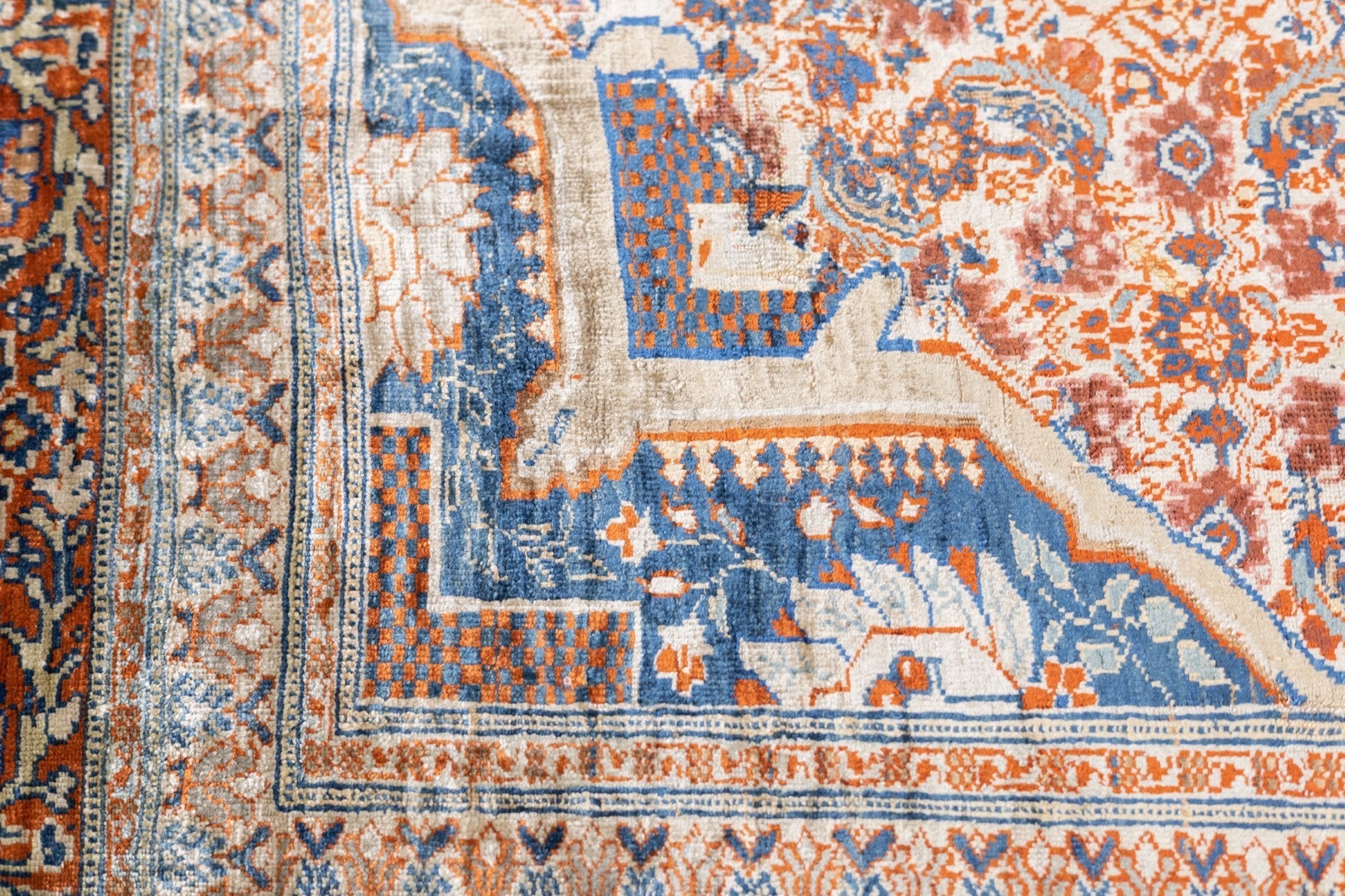 Antique Silk Heriz Rug 4'6'' x 5'5''