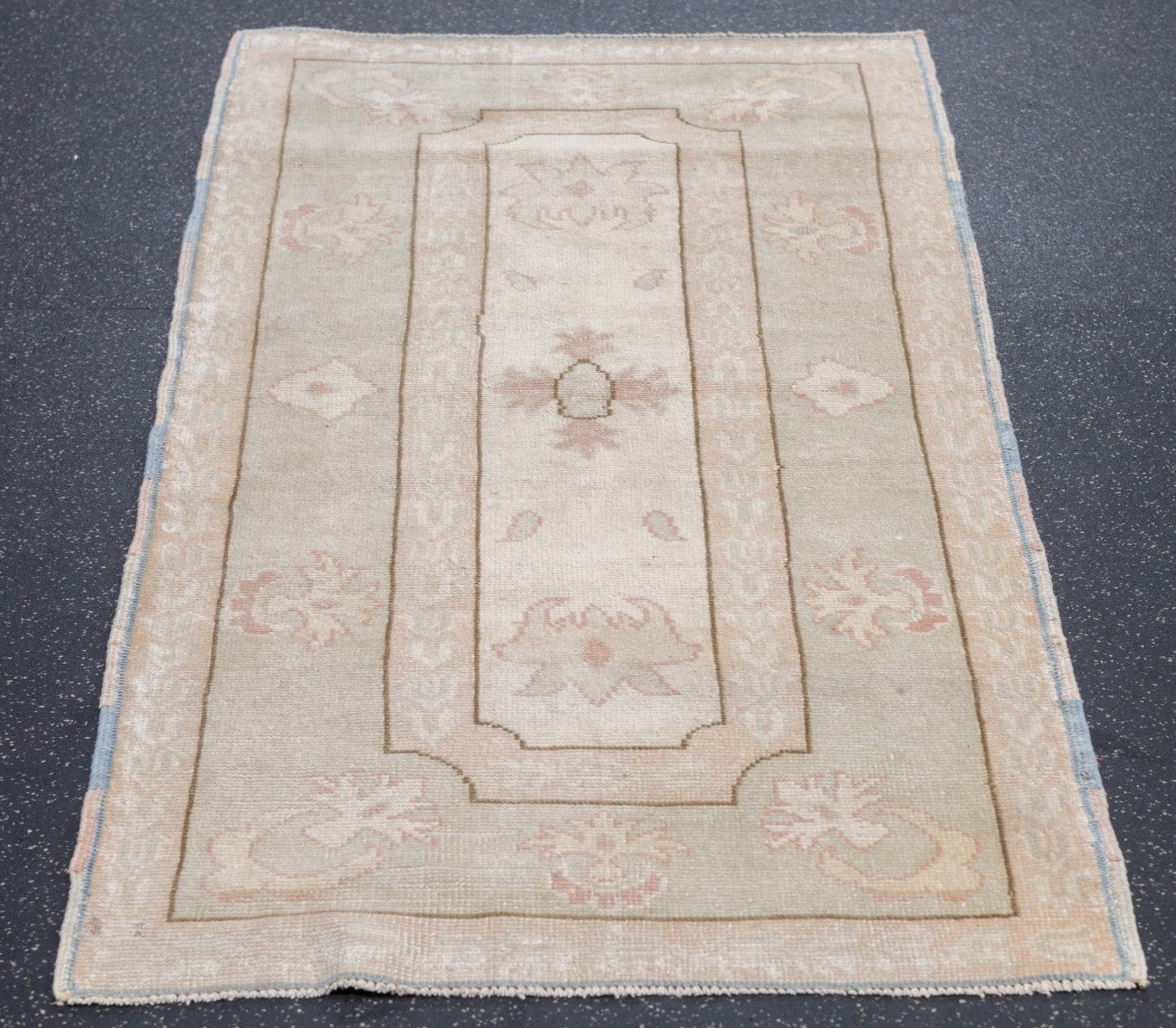 Oushak Rug 2'8'' x 4'7''