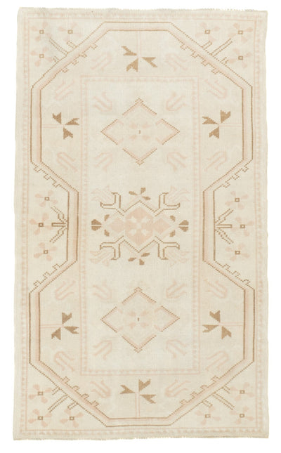 Oushak Rug 2'8'' x 4'6''