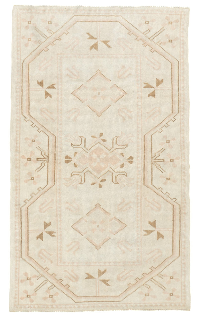 Oushak Rug 2'8'' x 4'6''