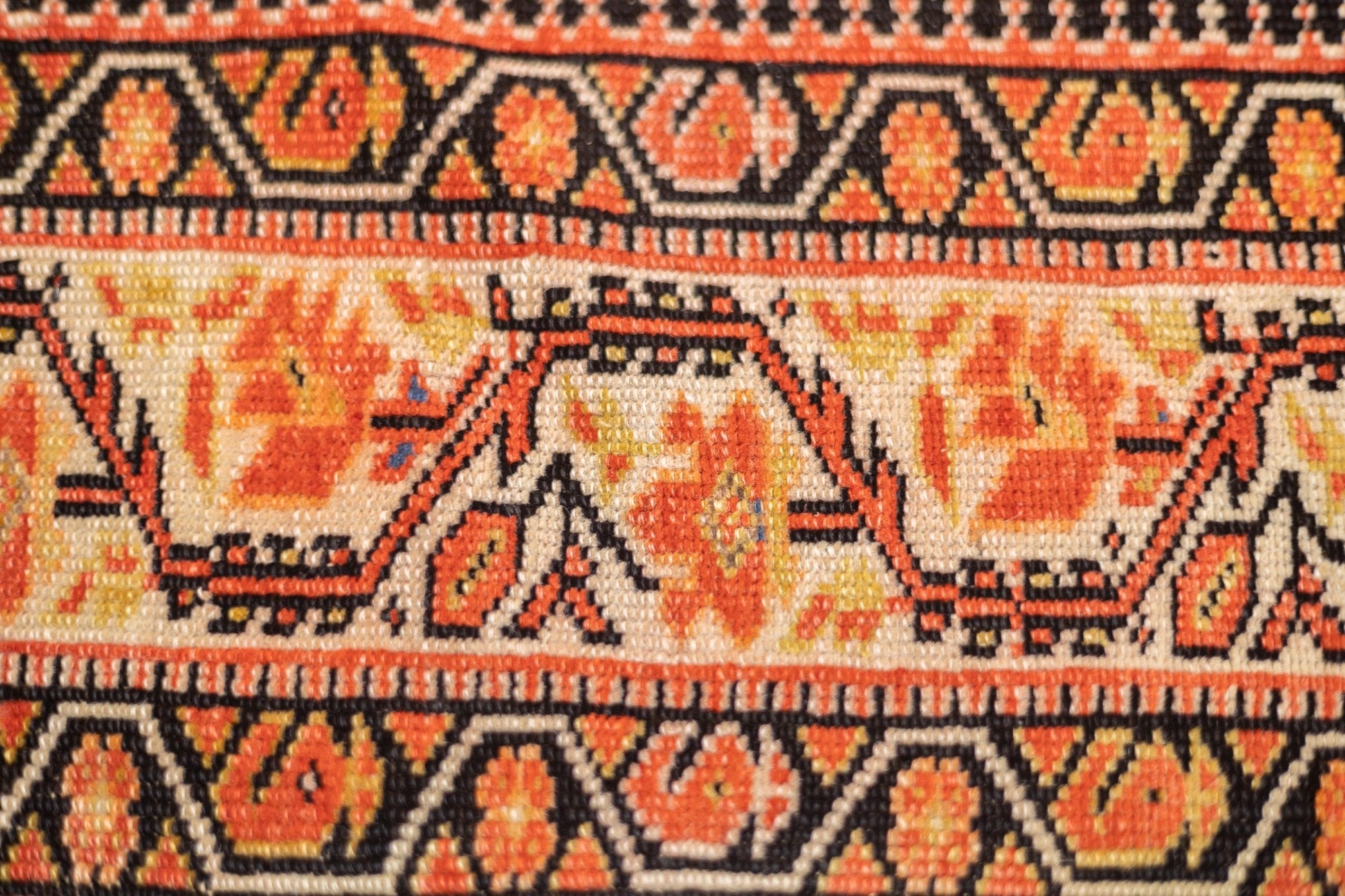 Fine Antique Farahan Rug 4'2'' x 6'6''