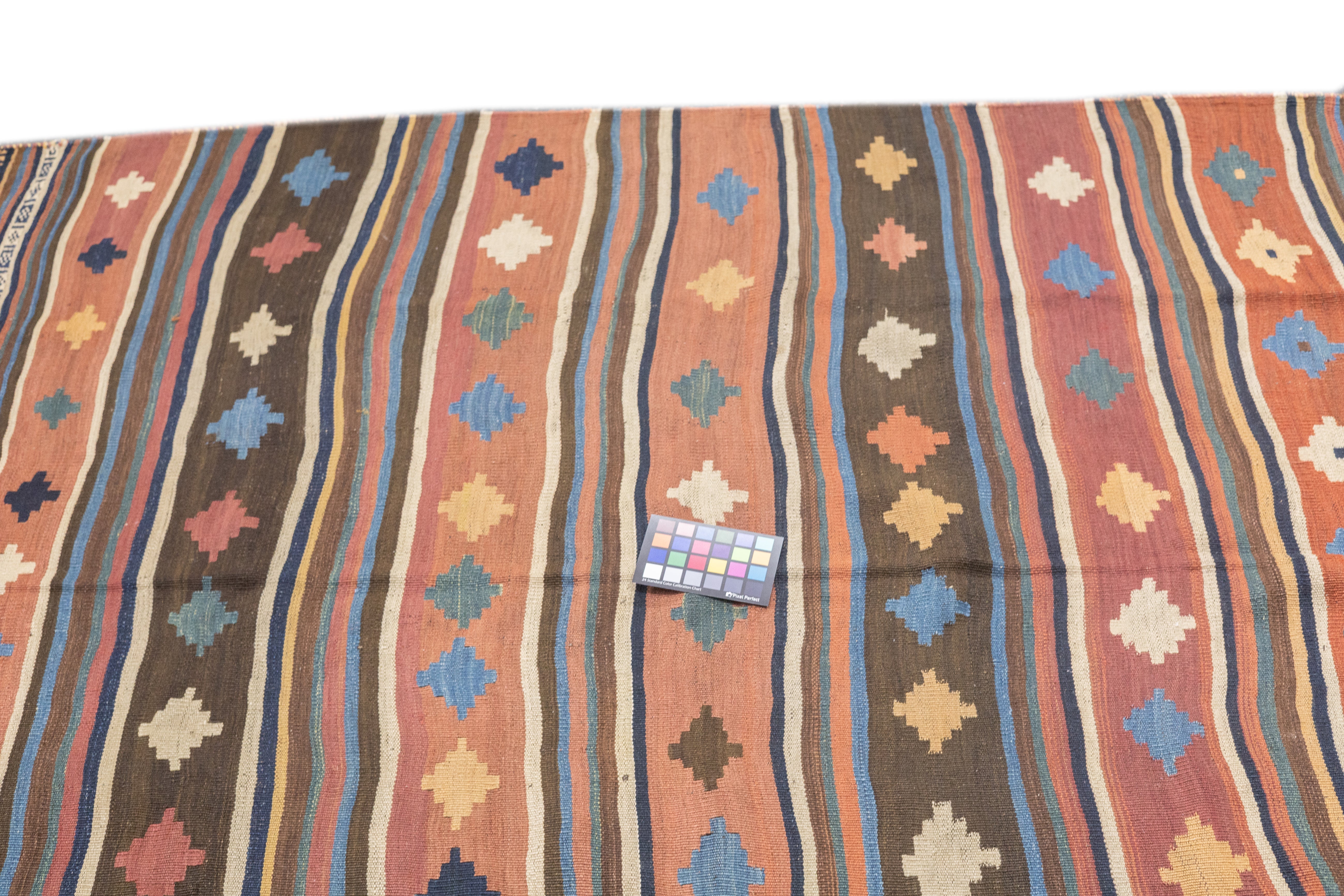 Fine Antique Qashqai Kilim Rug 5'5'' x 8'2''