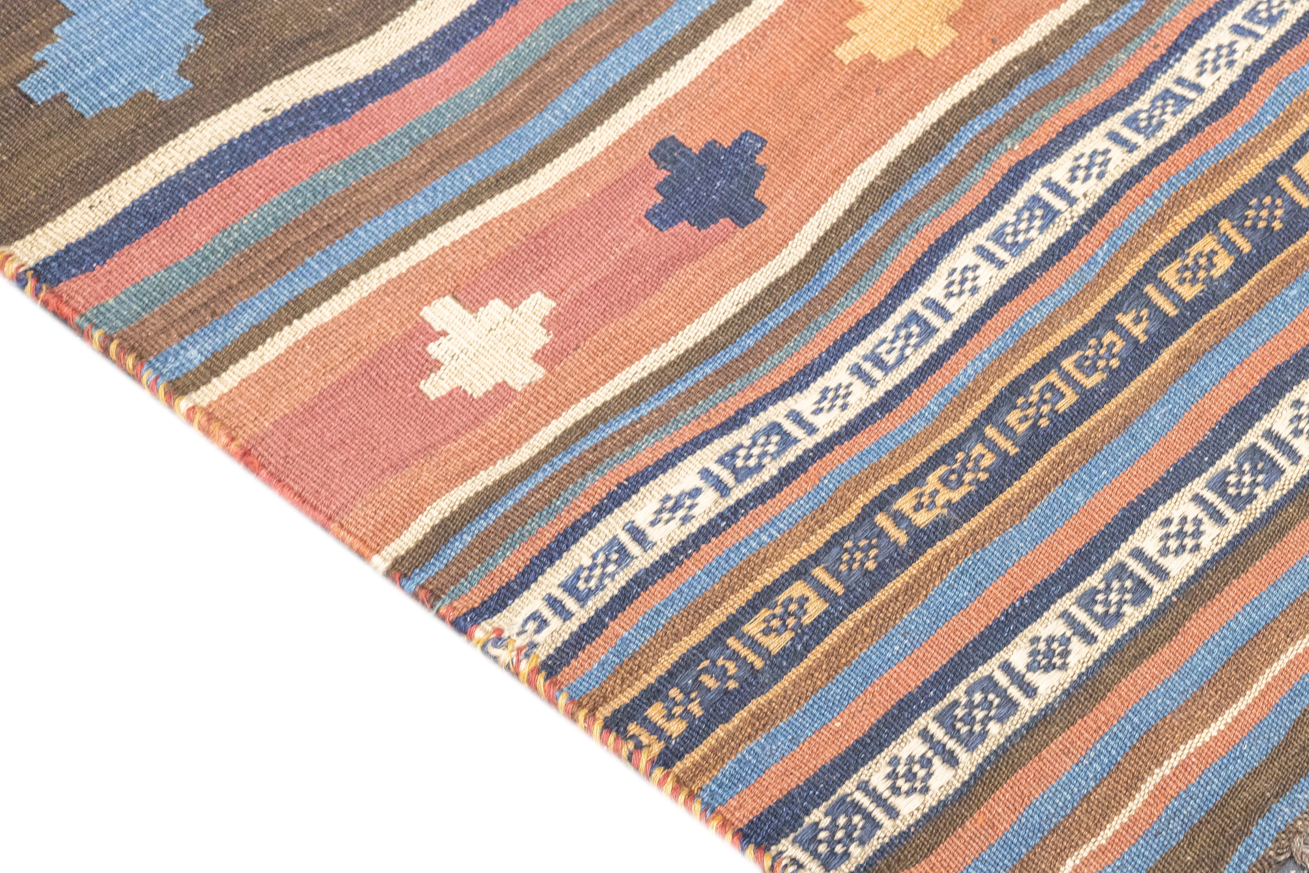 Fine Antique Qashqai Kilim Rug 5'5'' x 8'2''