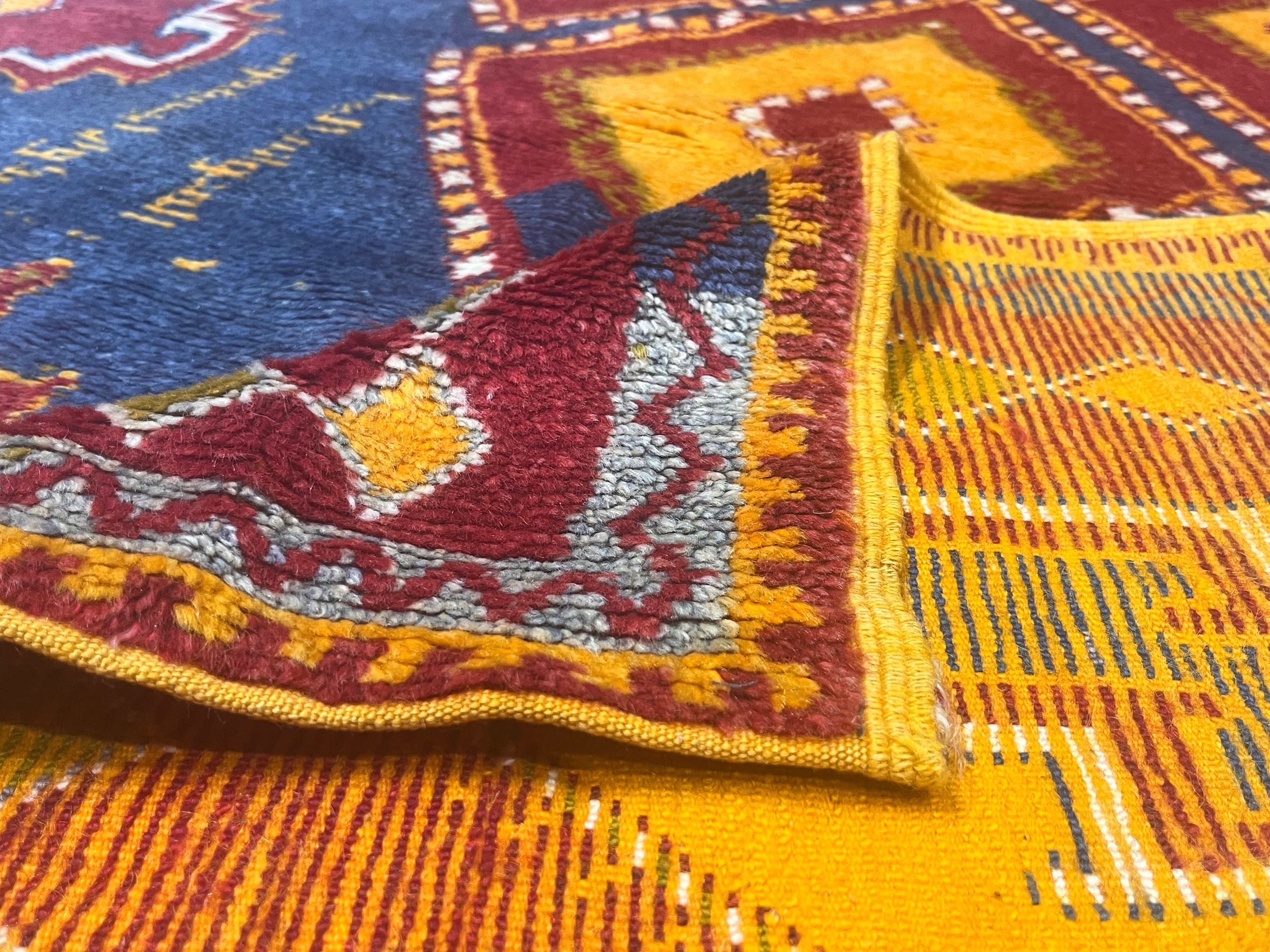 Fine Antique Moroccan Wool Rug 4' 9" x 9' 6''