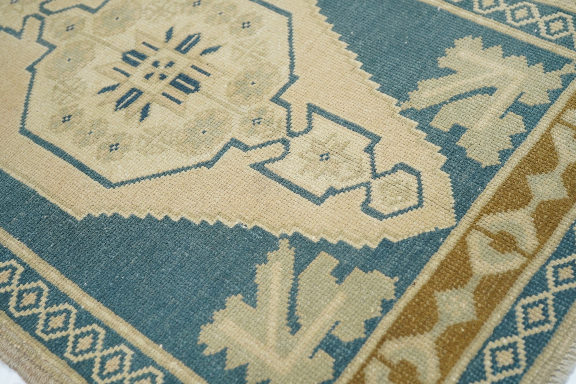 Turkish Rug 2'1'' x 3'5''