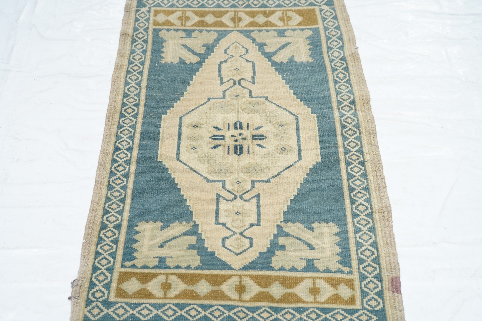 Turkish Rug 2'1'' x 3'5''
