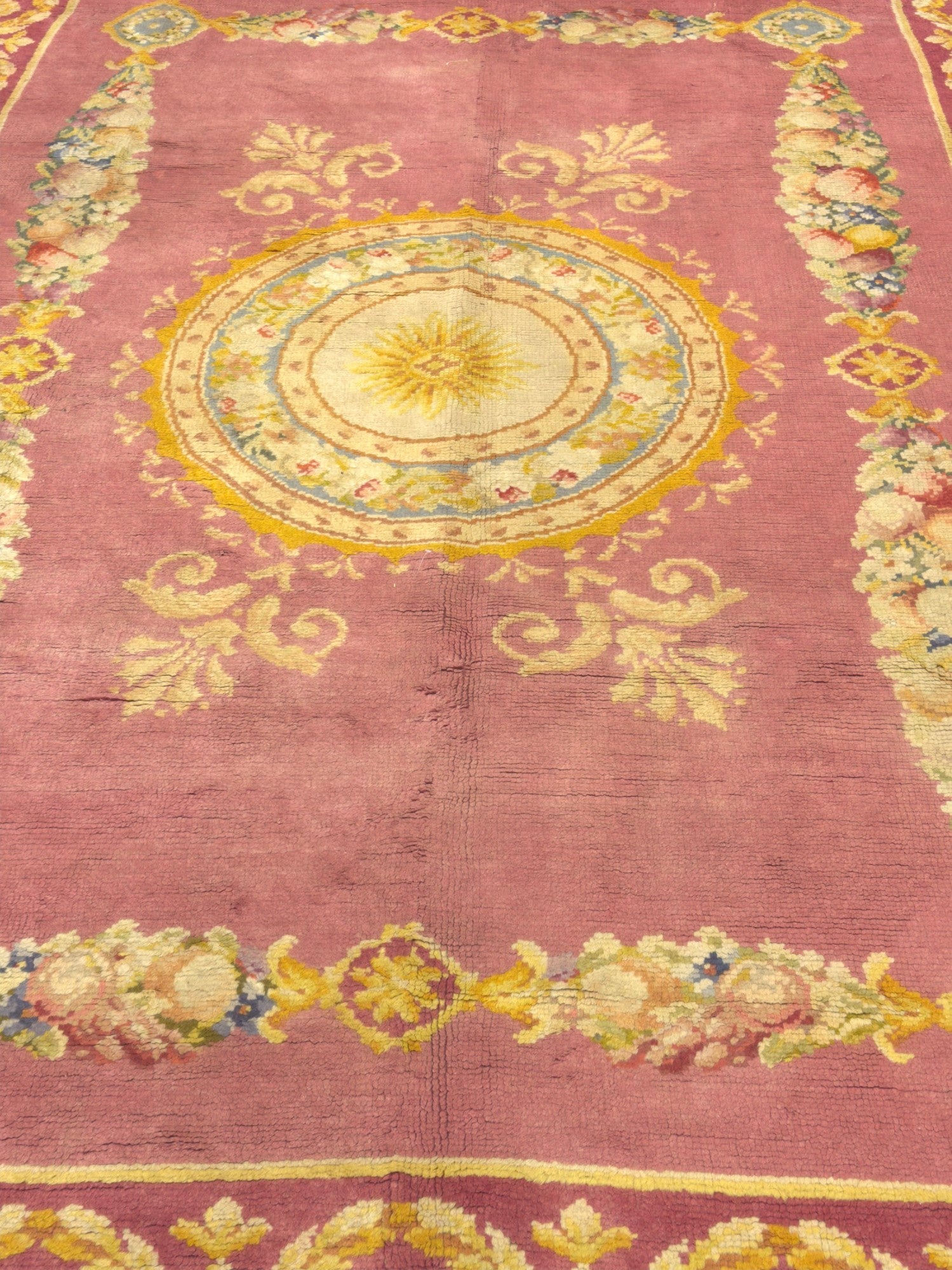Fine Antique French Savonnerie Rug 8' 2'' x 10' 11''