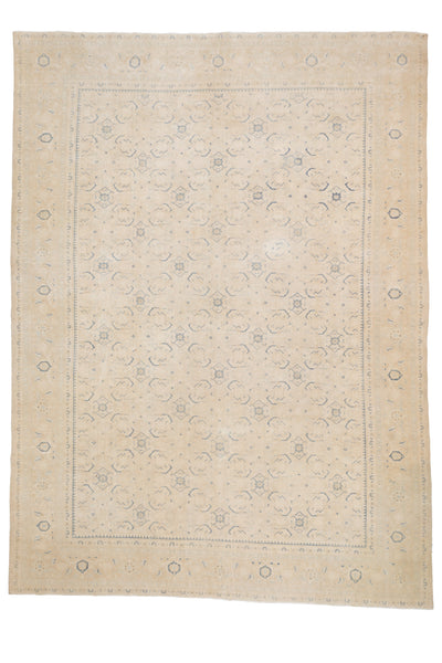Fine Antique  Tabriz Rug 9'10