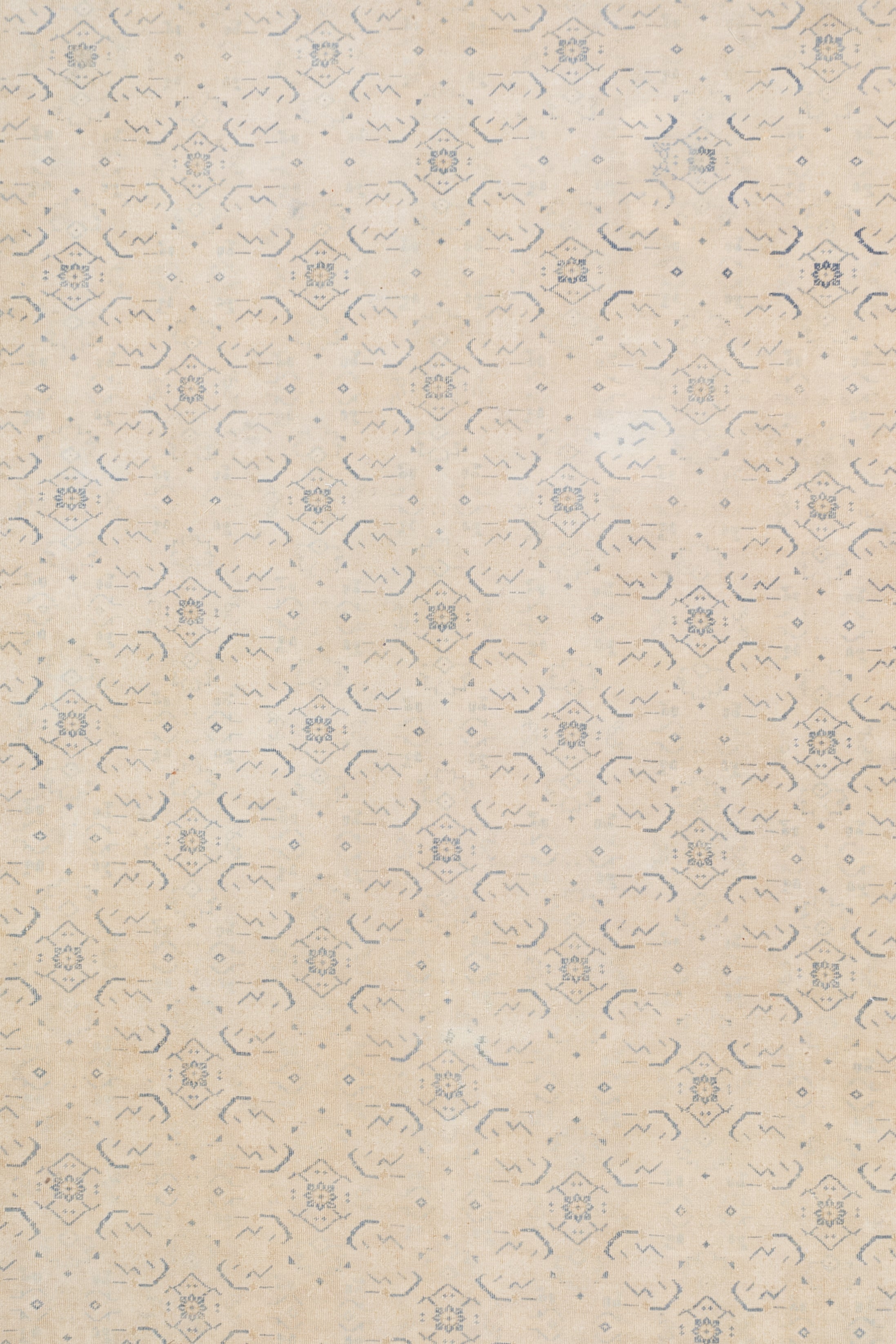 Fine Antique  Tabriz Rug 9'10" x 13' 4''