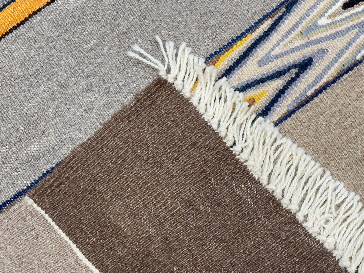 Vintage Swedish Kilim Rug 4' 10"x 7' 2''