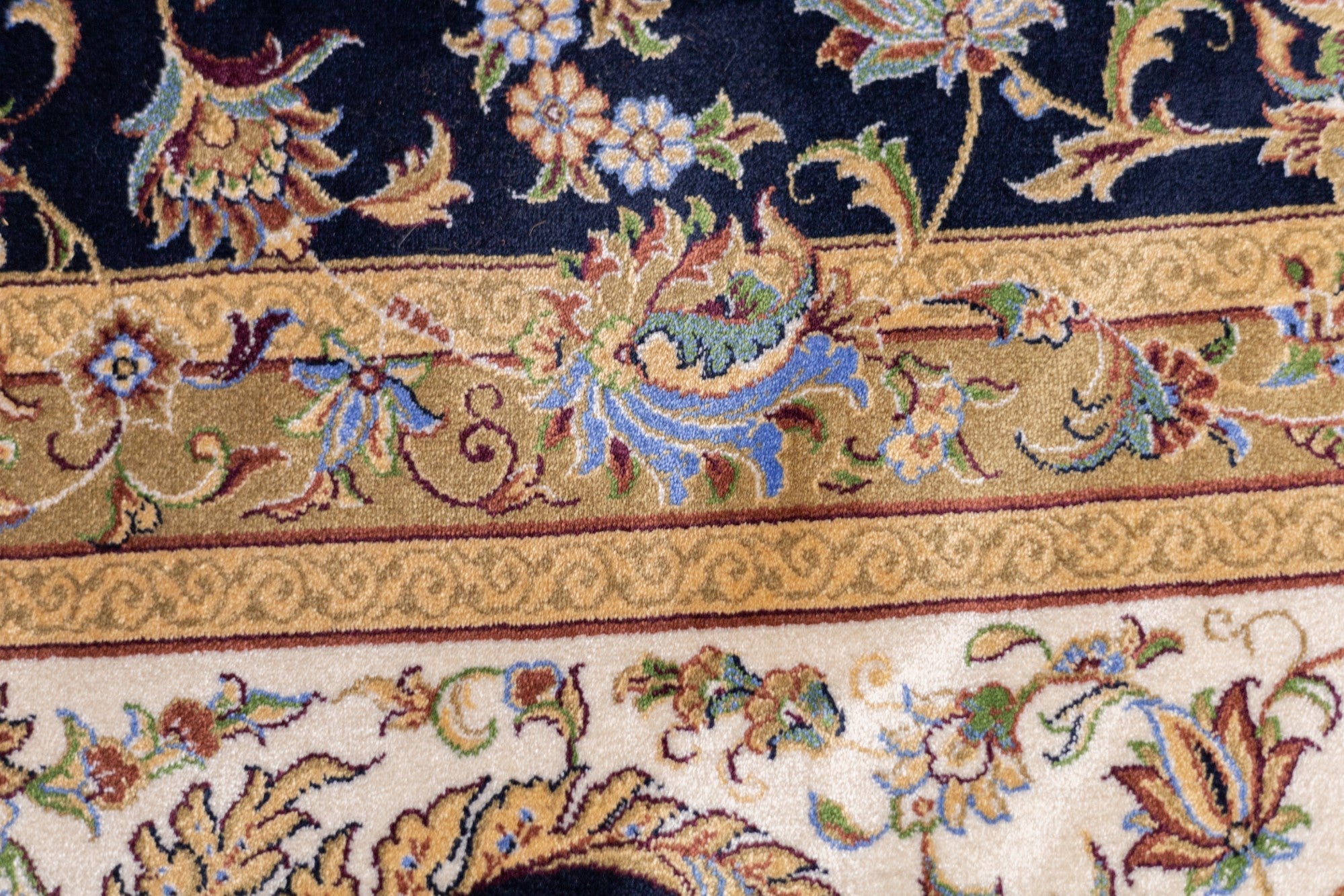 Design Rug 6'4" x 9'7"