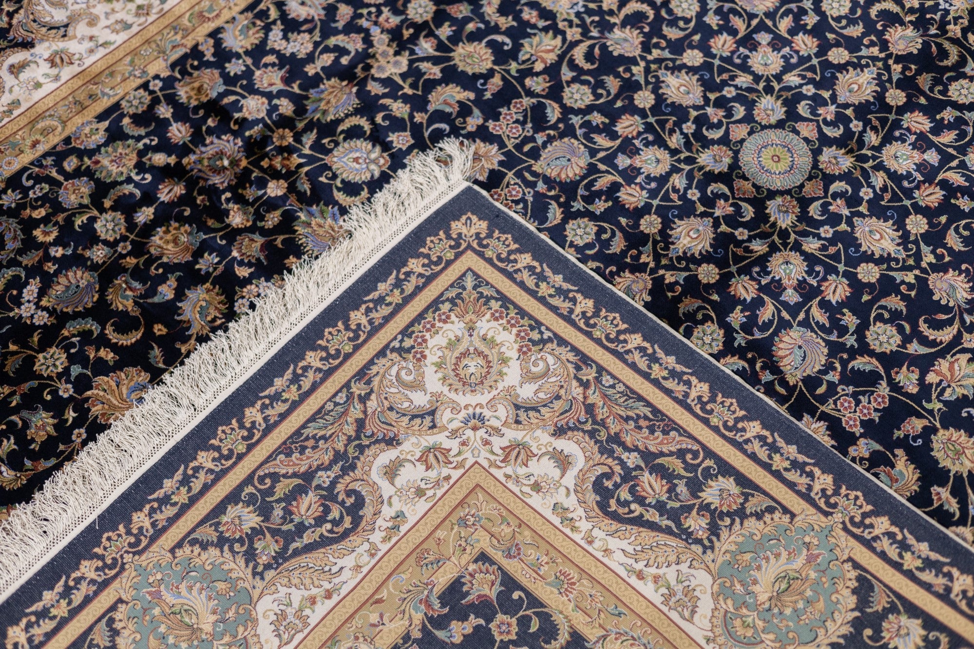 Design Rug 6'4" x 9'7"