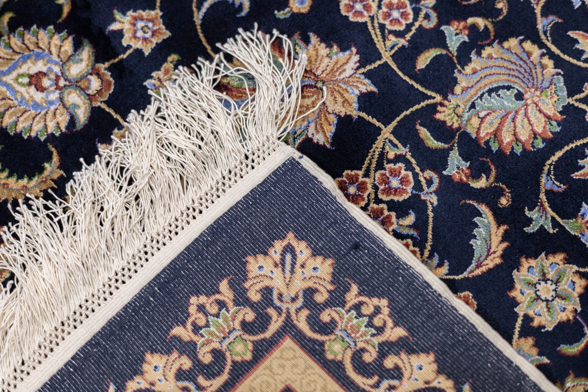 Design Rug 6'4" x 9'7"