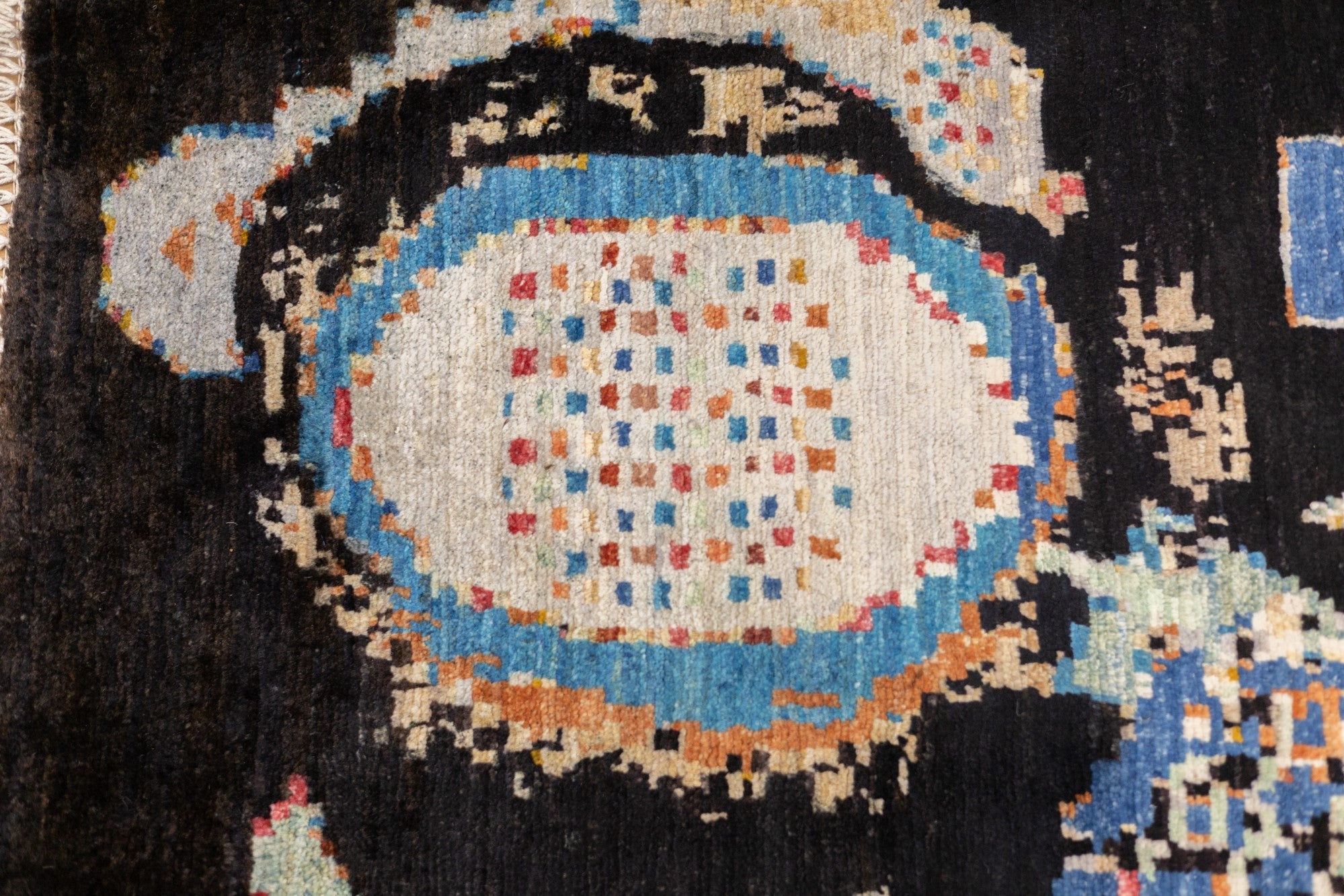 Fine Contemporary Rug 4'0" x 5'10"