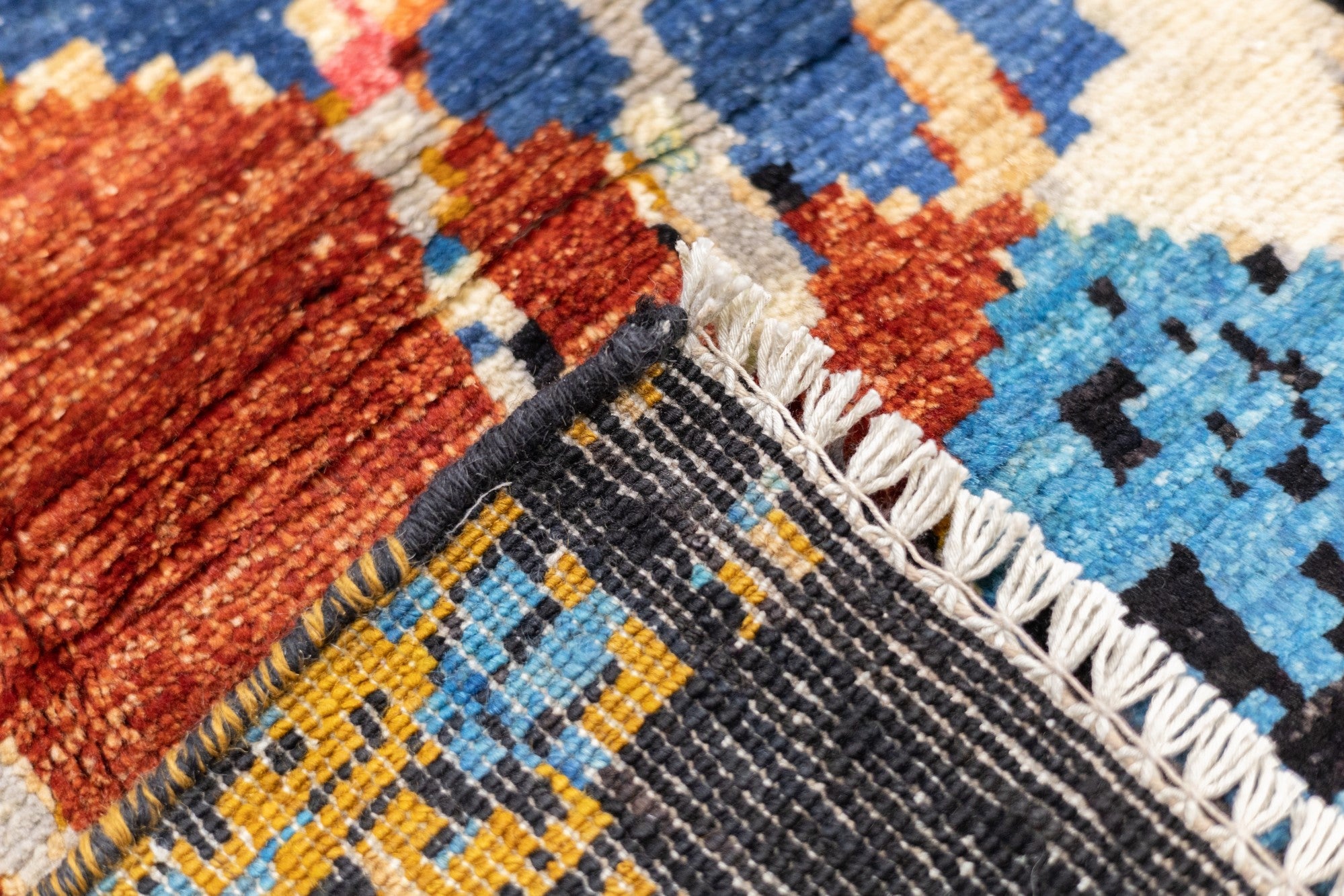 Fine Contemporary Rug 4'0" x 5'10"