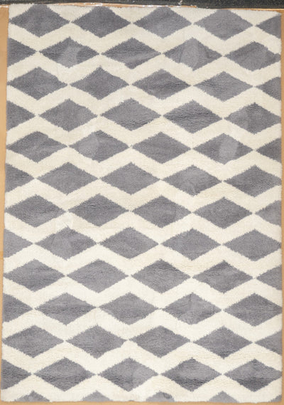 Hand Tuffted Rug 5'3